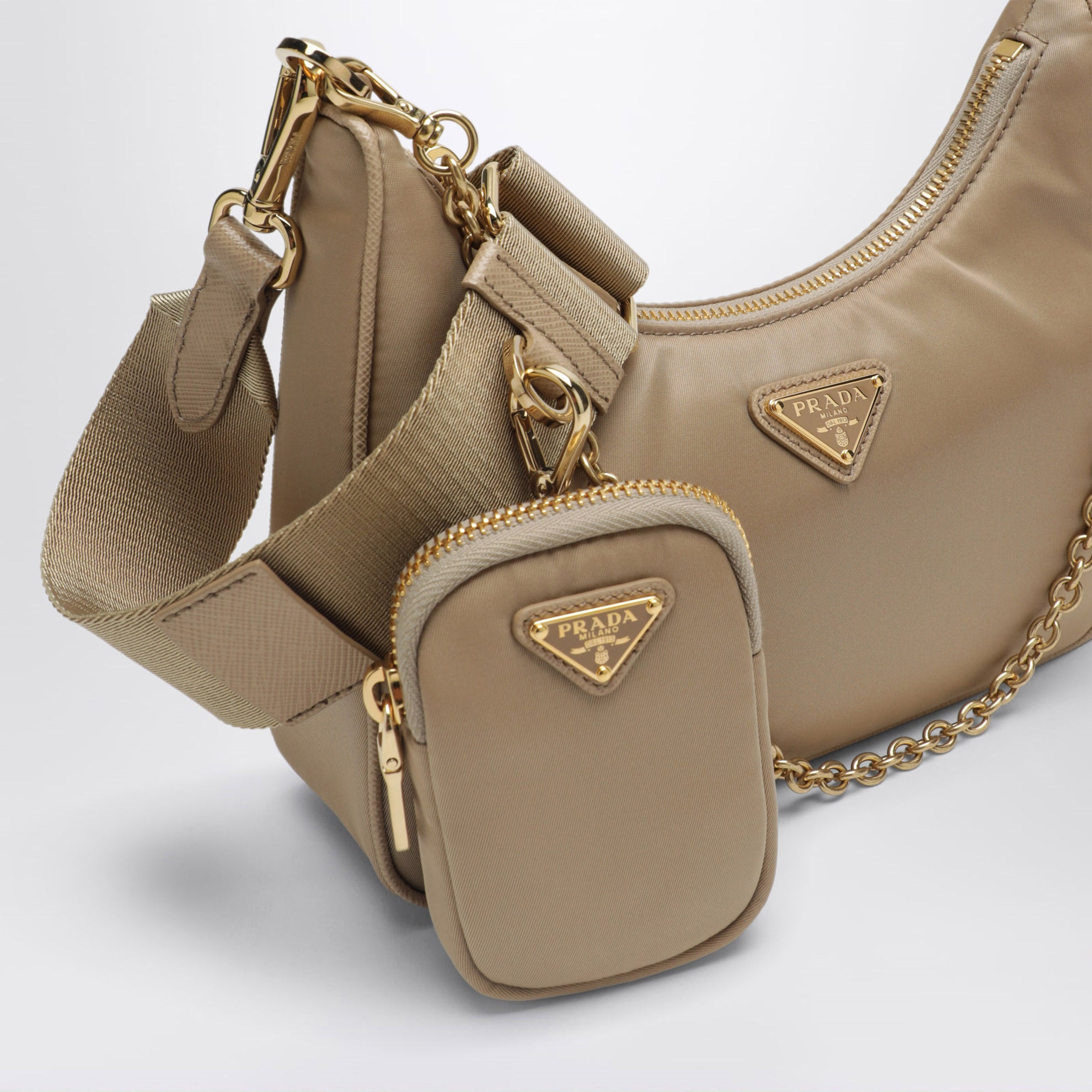 Re-Edition 2005 bag in camel Re-Nylon