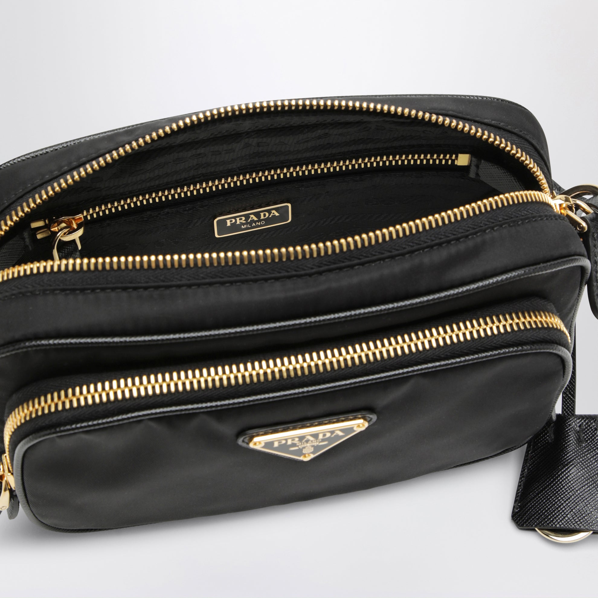 Borsa a tracolla in Re-Nylon nera