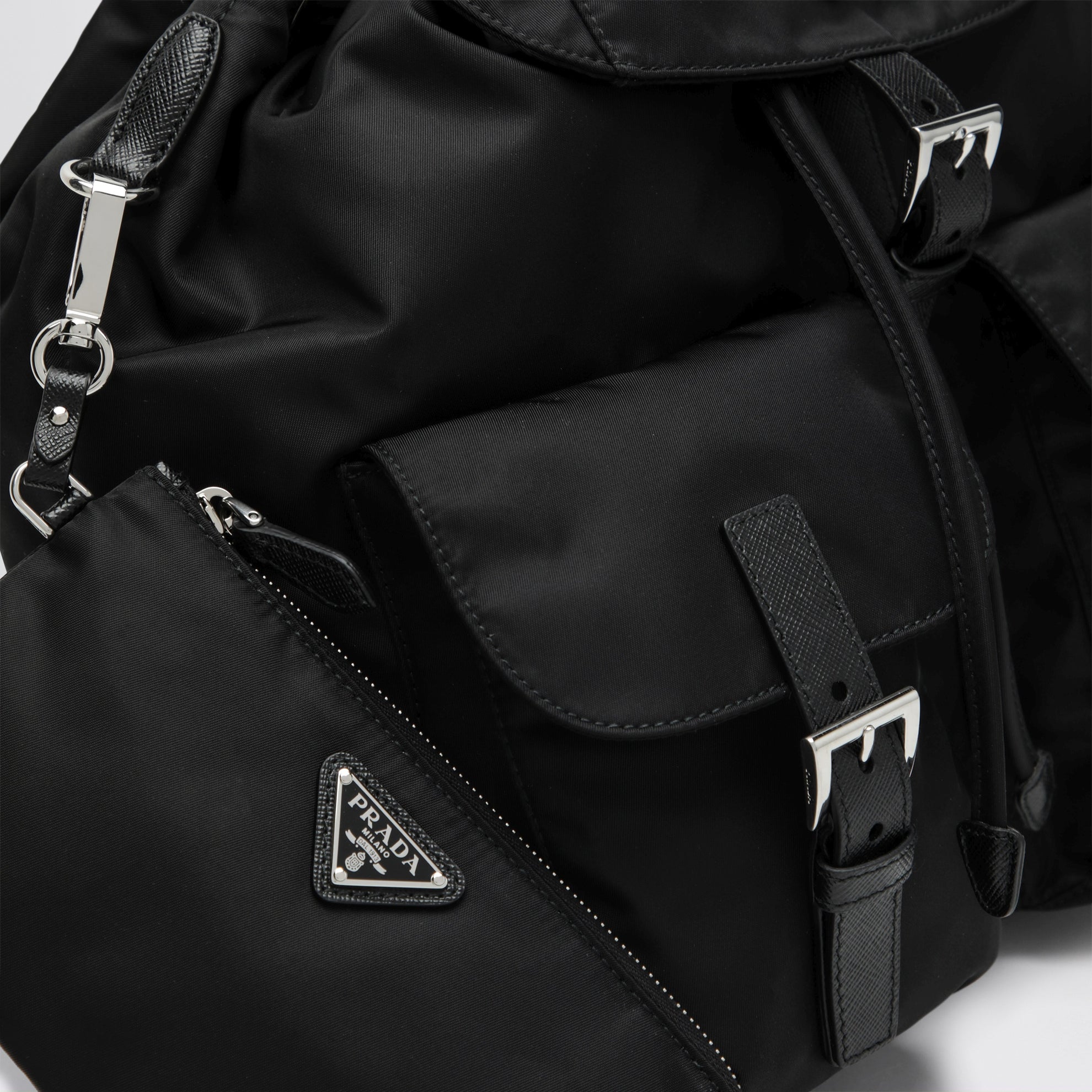 Zaino in Re-Nylon e Saffiano con pouch nero