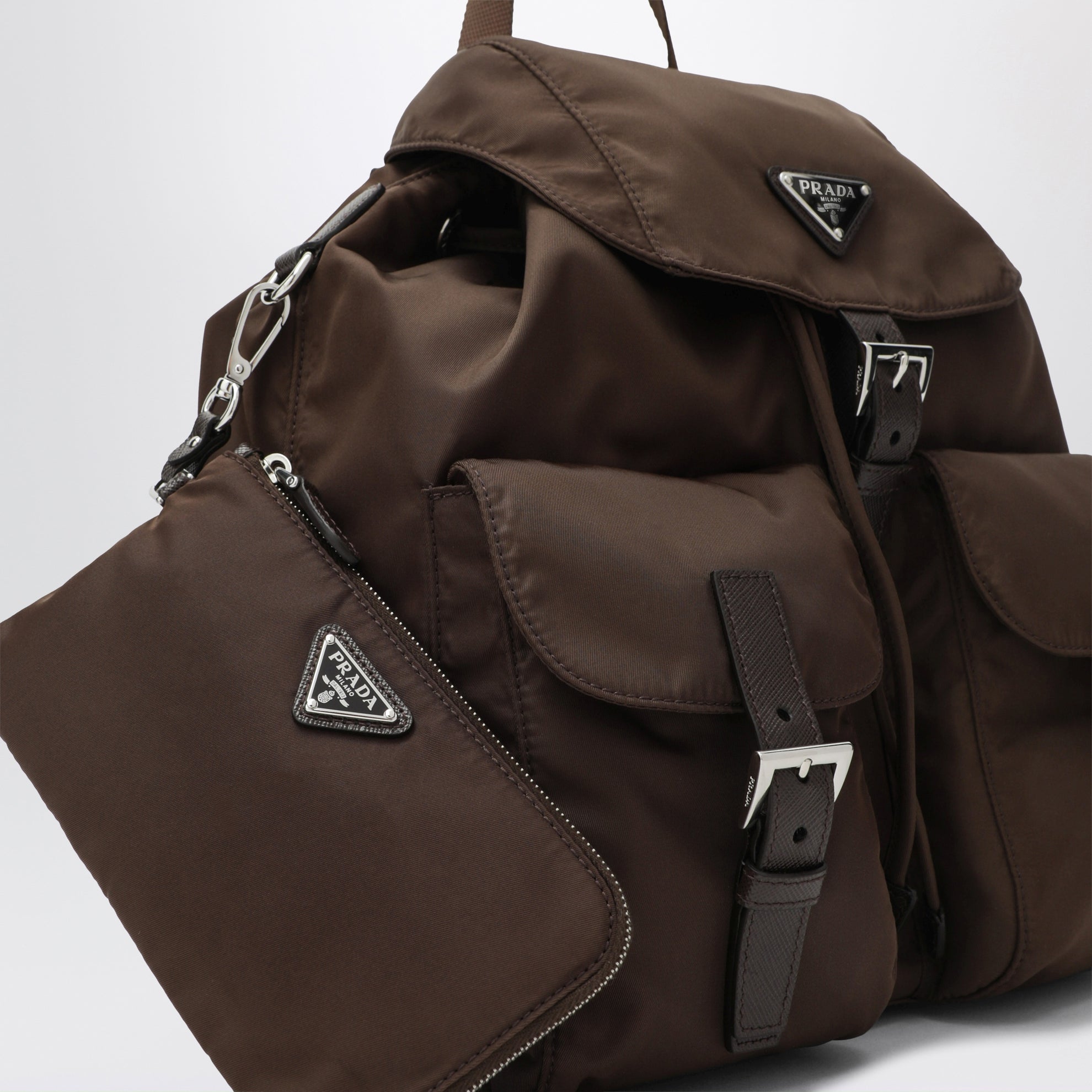 Zaino in Re-Nylon e Saffiano con pouch marrone