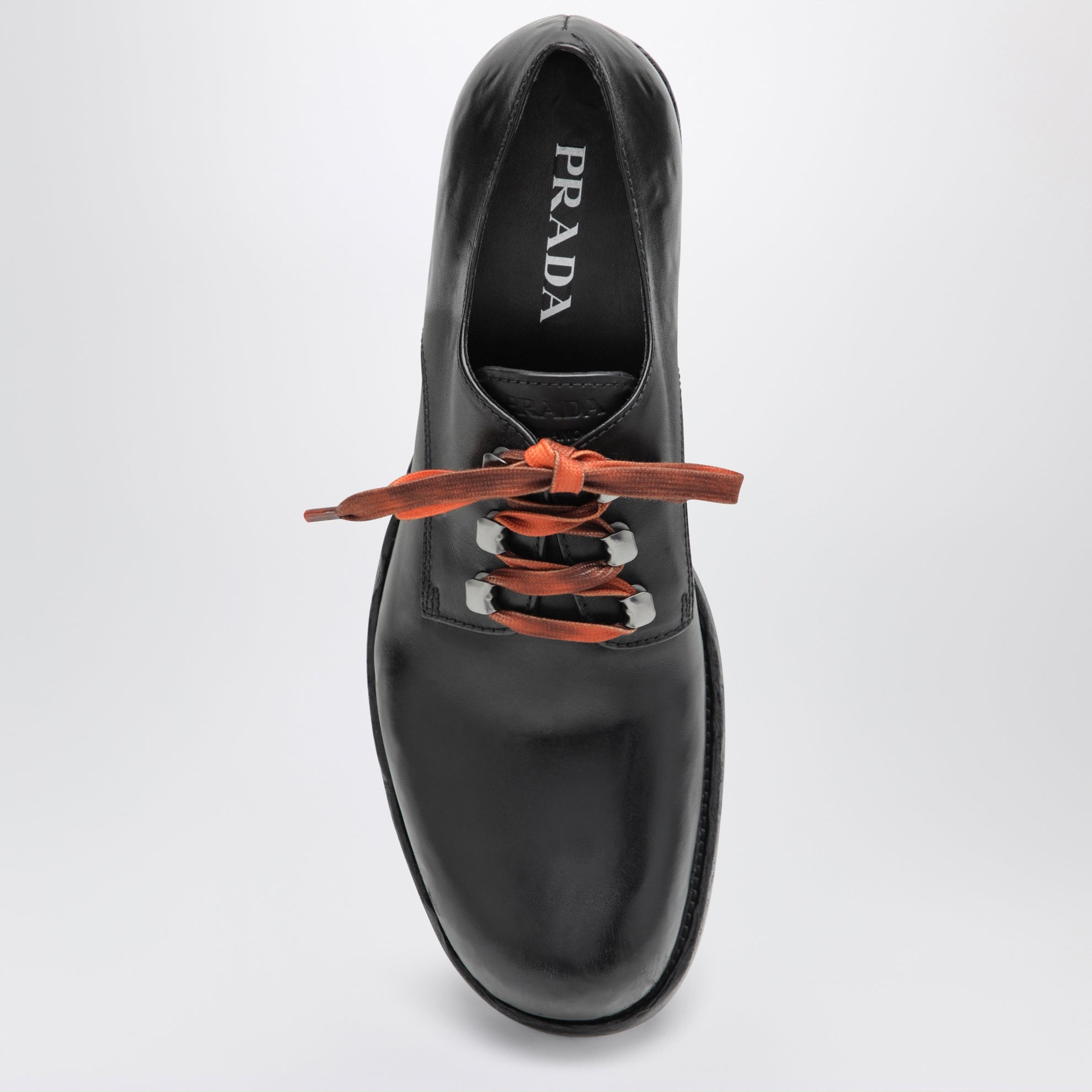 Scarpe stringate nere in pelle anticata