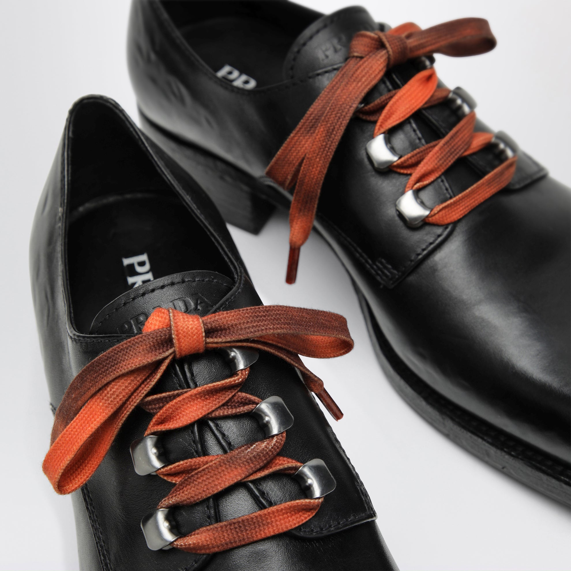 Scarpe stringate nere in pelle anticata