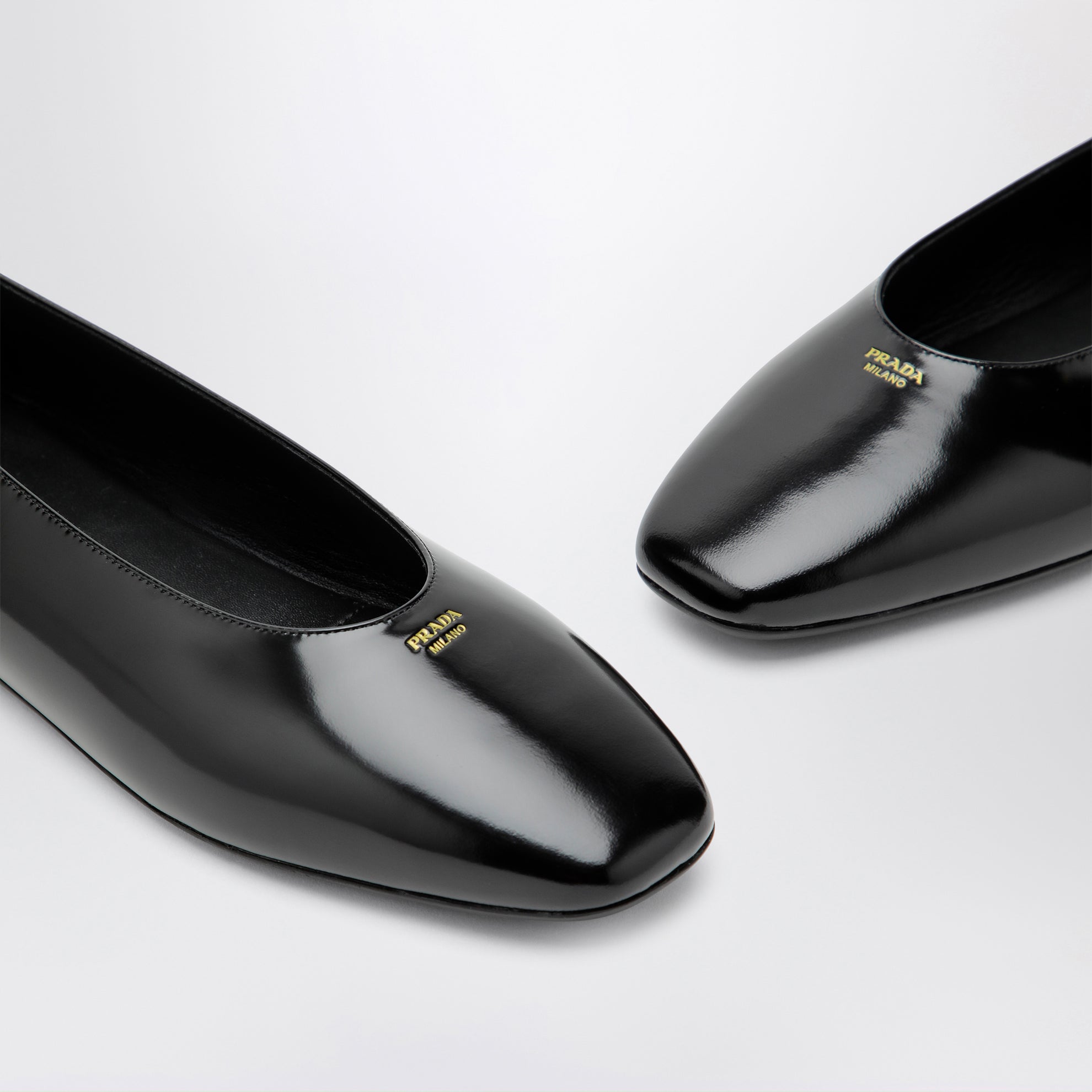 Ballerines noires en cuir brossé