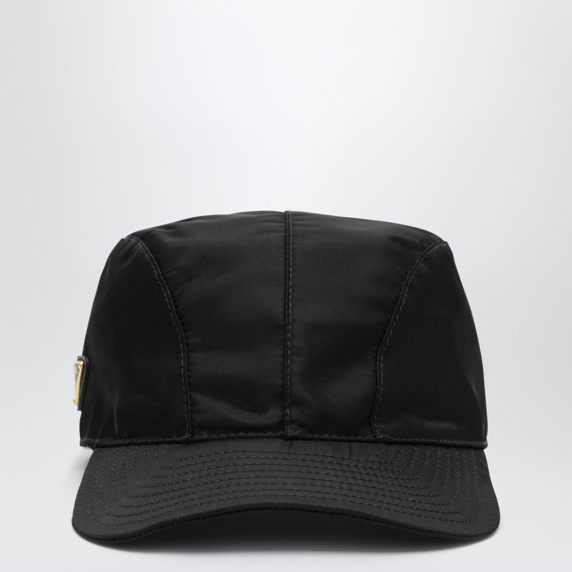 Berretto con visiera in Re-Nylon nero