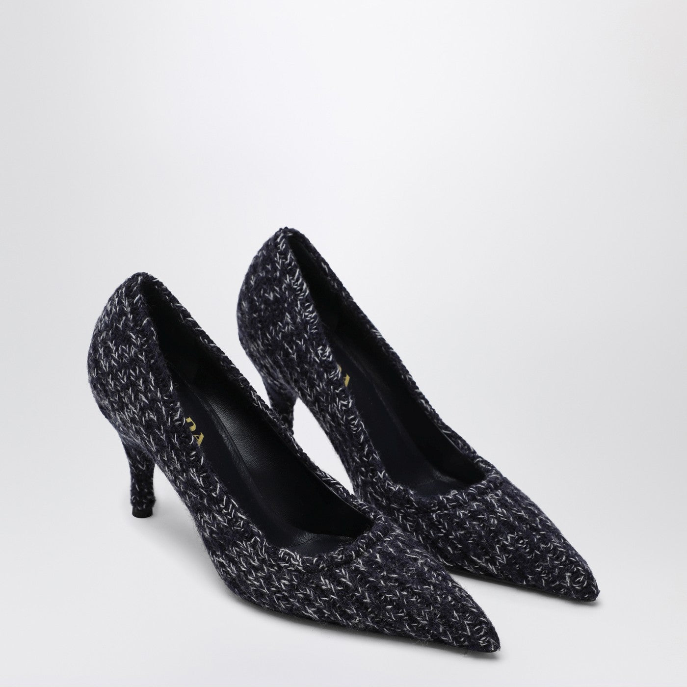Blauer gestrickter Pumps