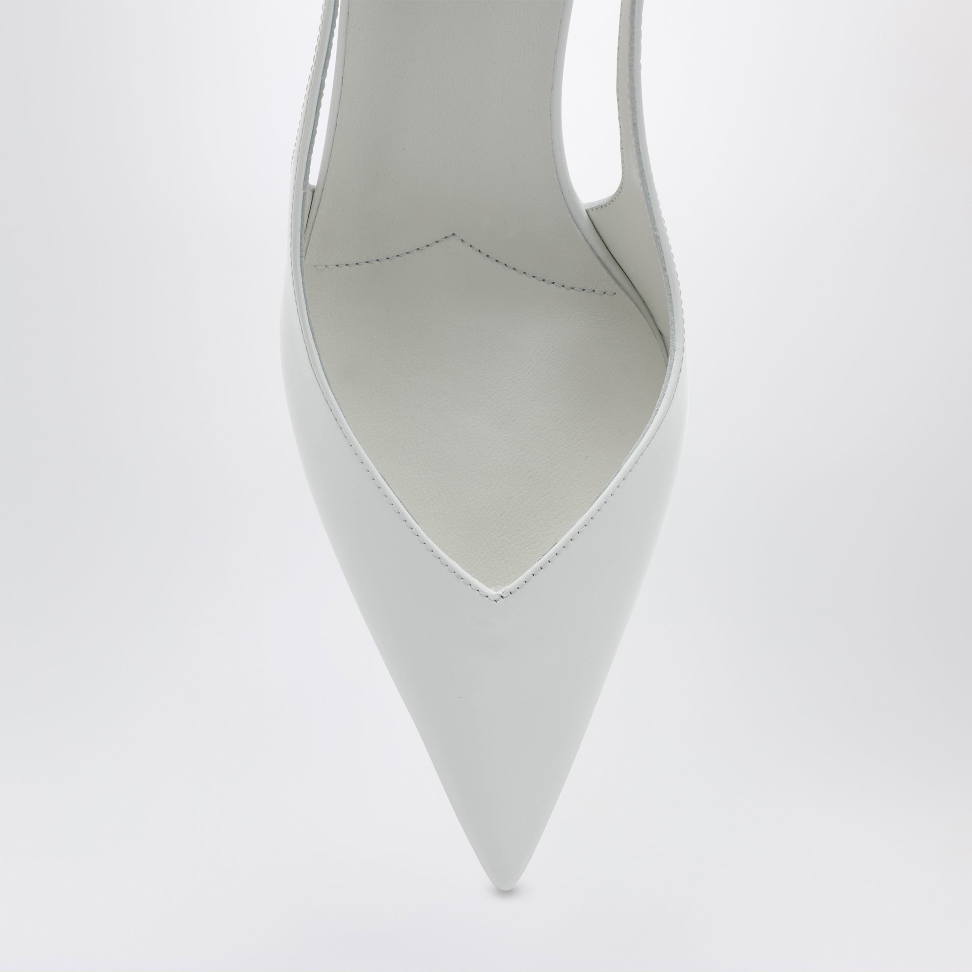 Décolleté slingback in pelle bianca