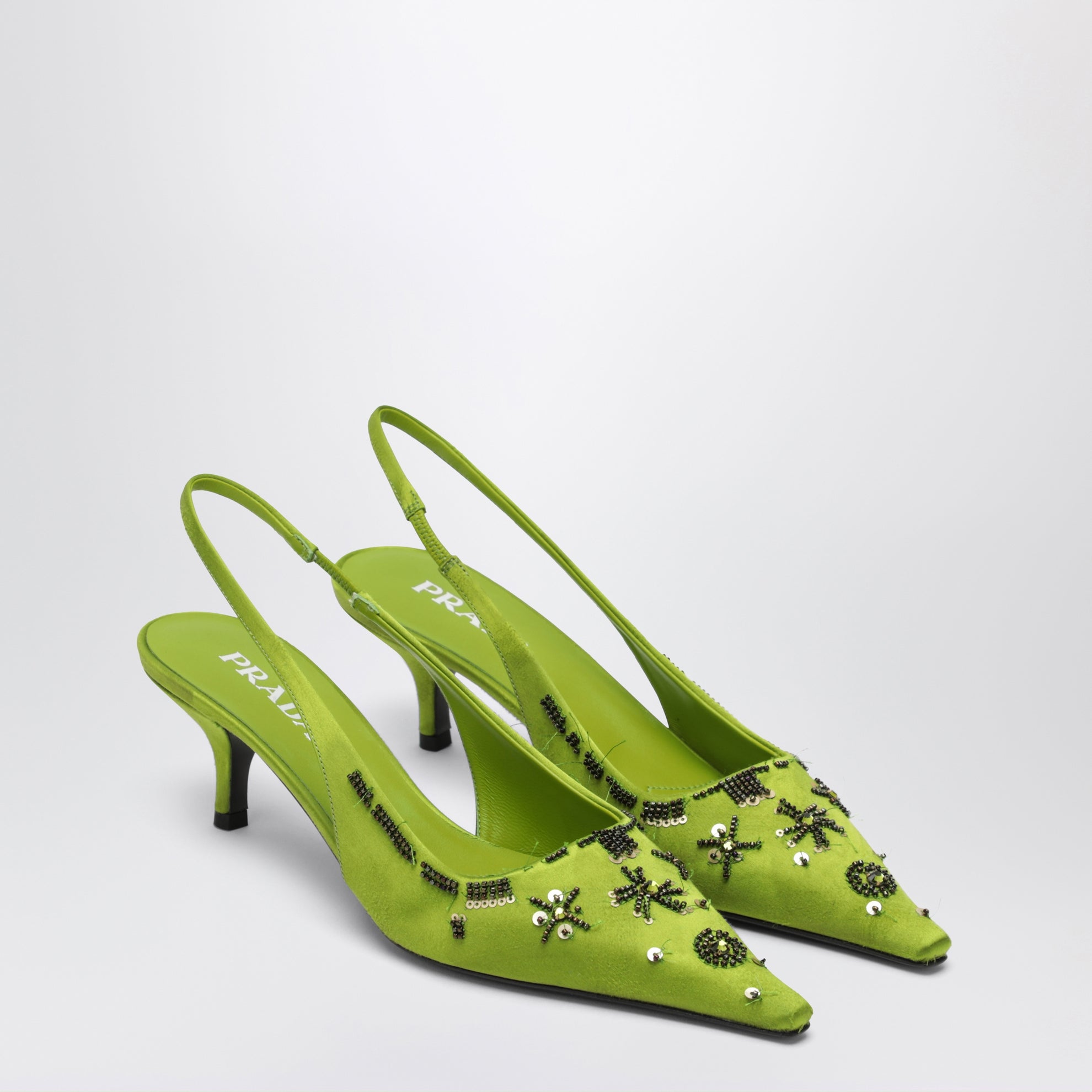 Décolleté slingback verde felce in raso con paillettes