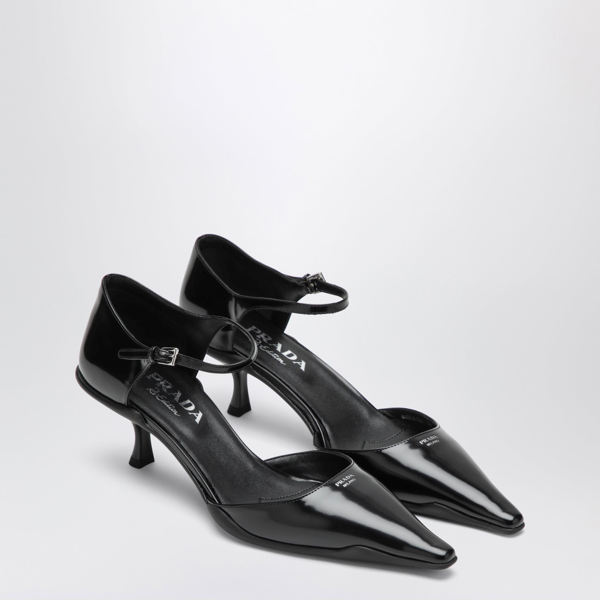 Black brushed leather side-open pumps
