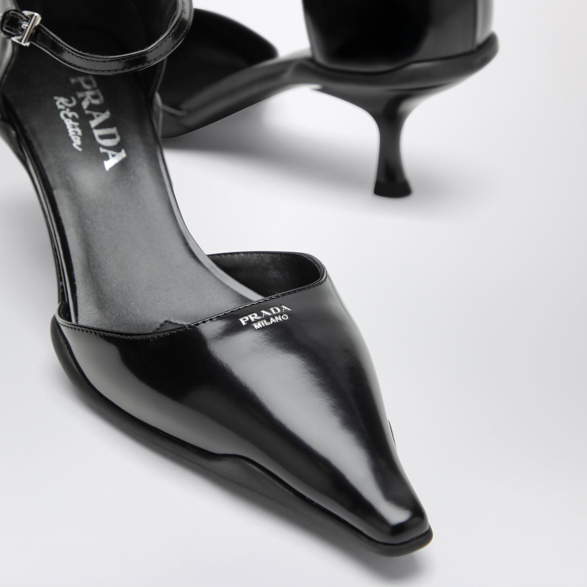 Black brushed leather side-open pumps