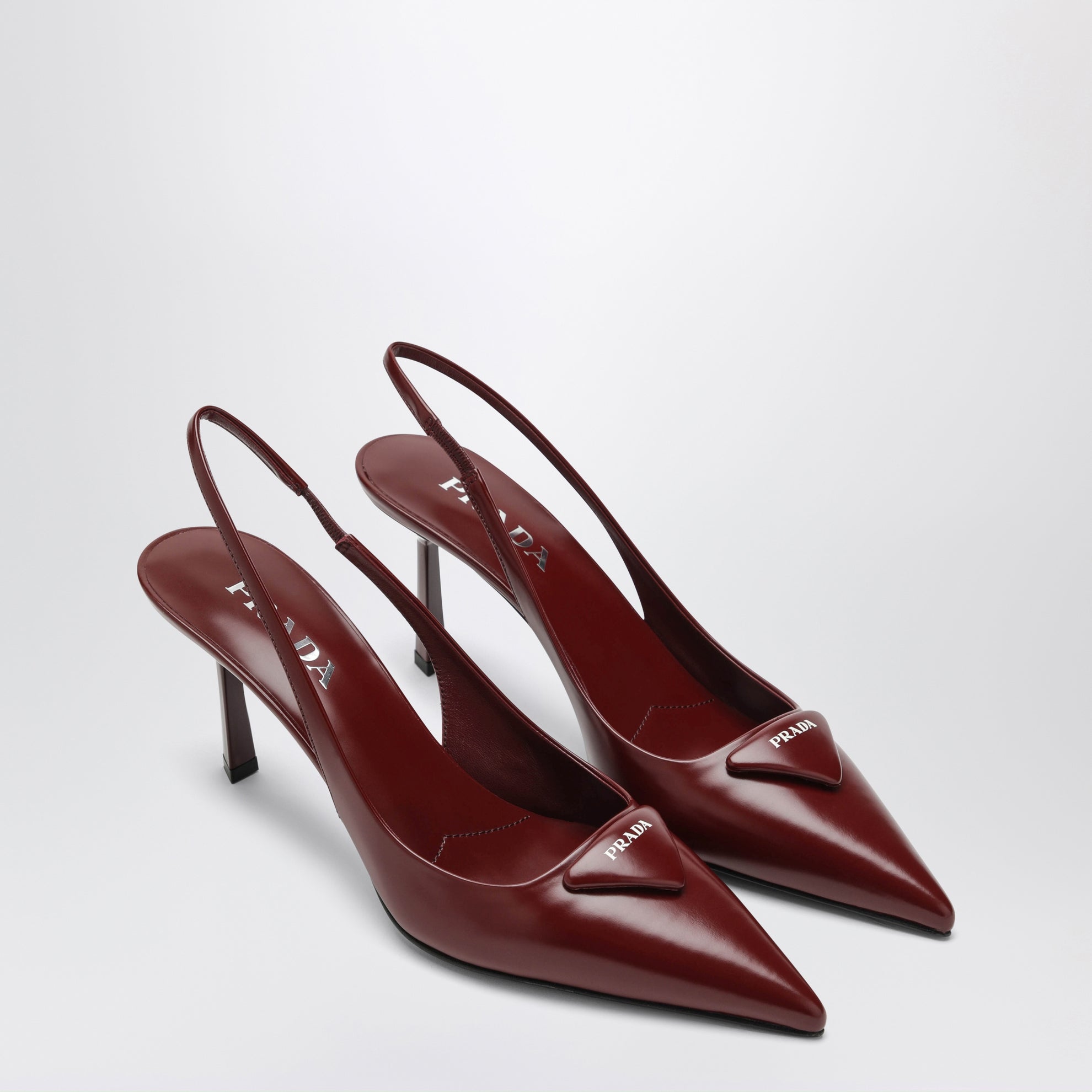 Décolleté slingback in pelle spazzolata color porpora