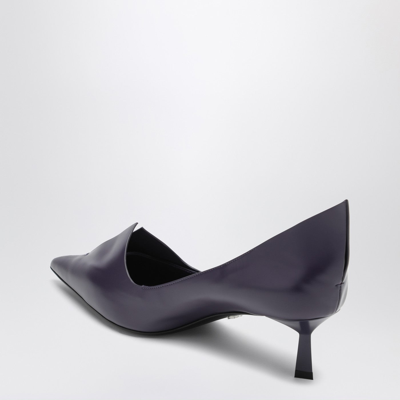 Purple brushed leather décolleté