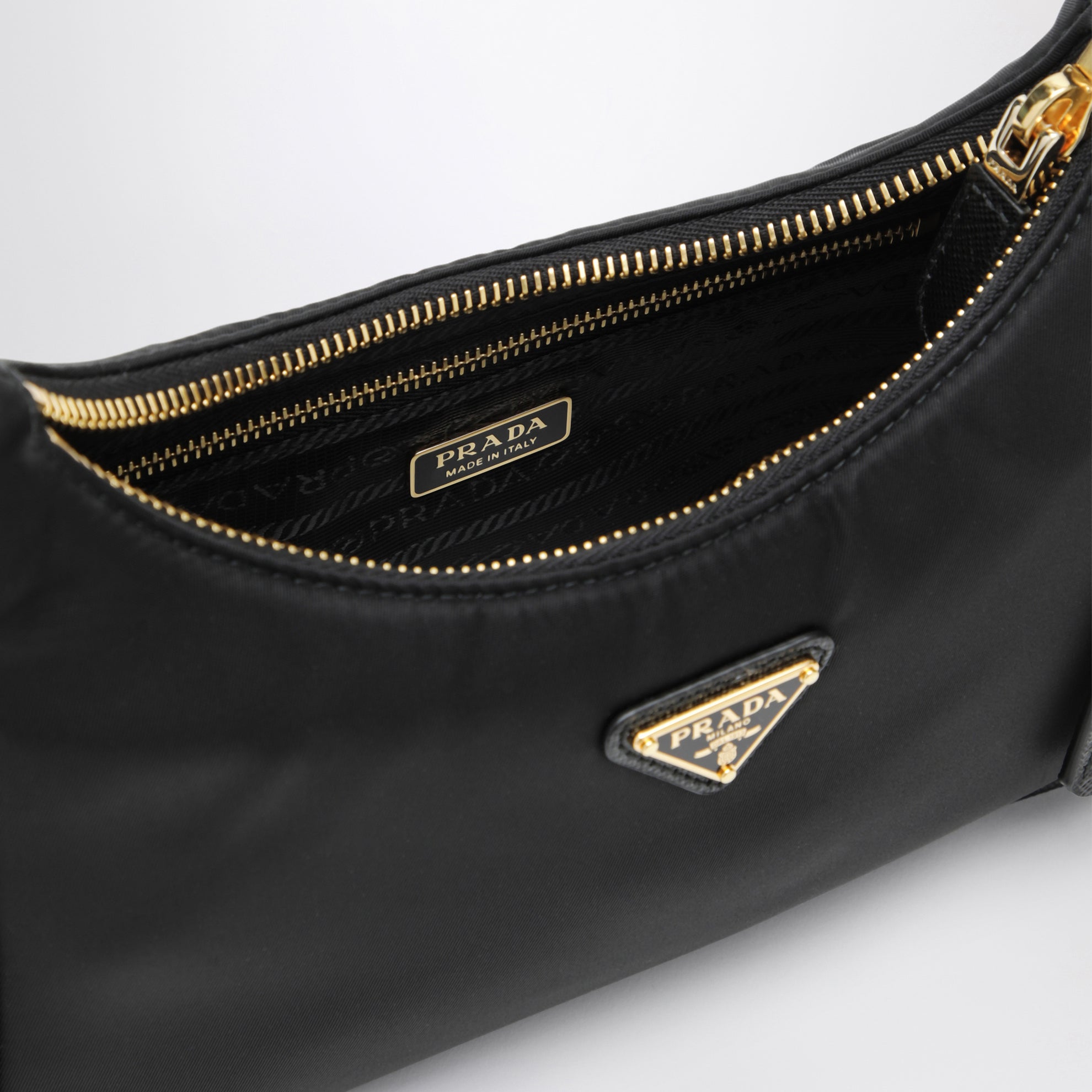 Sac Re-Edition 2005 en Re-Nylon et cuir Saffiano noir