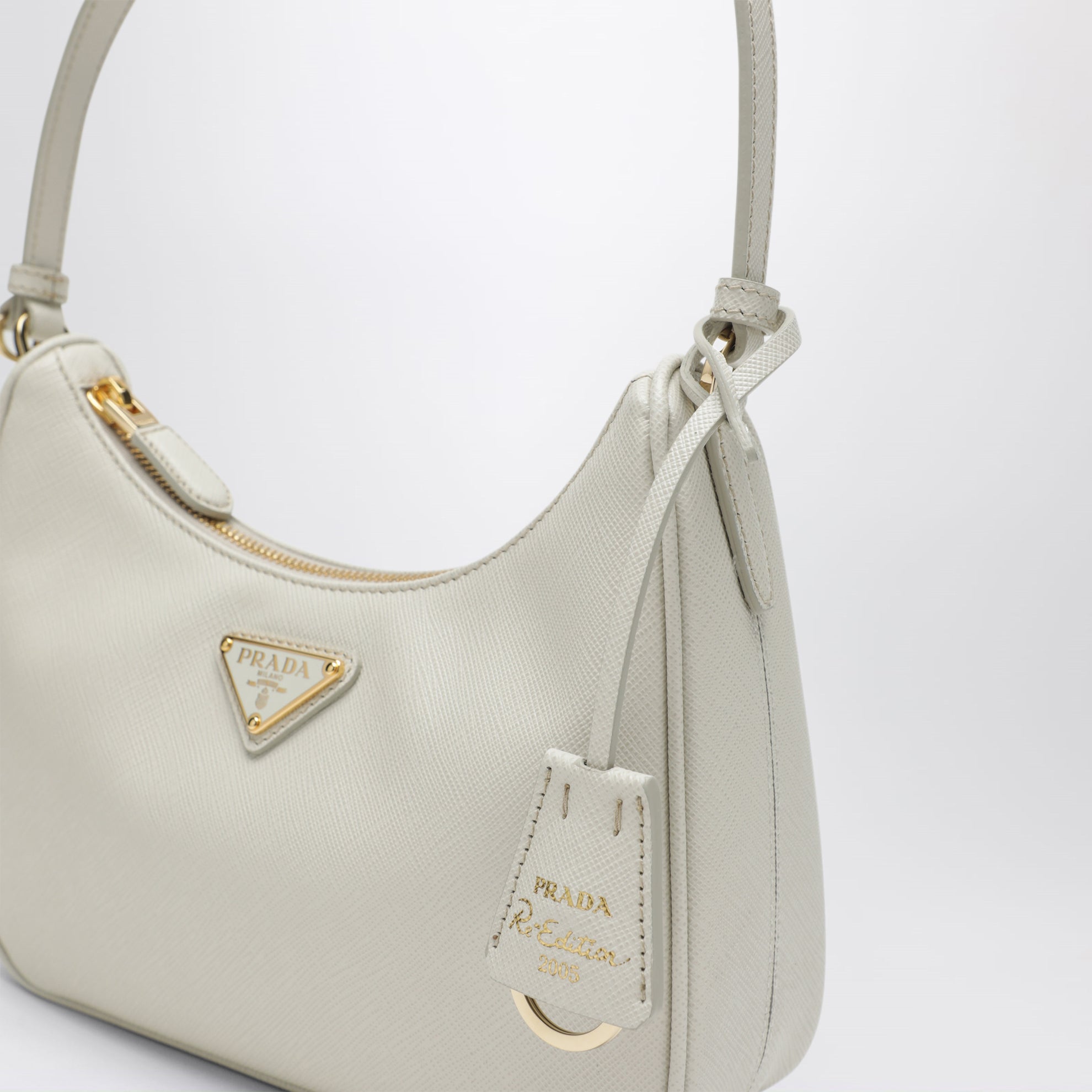Mini borsa Prada Re-Edition 2005 in Saffiano color talco