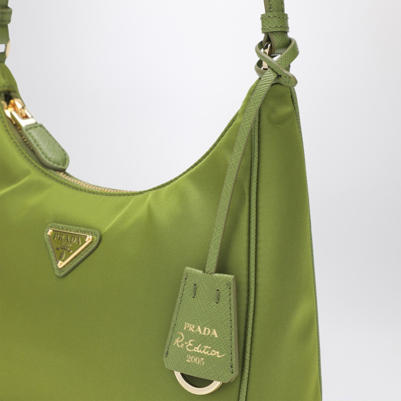 Mini sac Re-Edition 2005 en Re-Nylon et Saffiano lierre