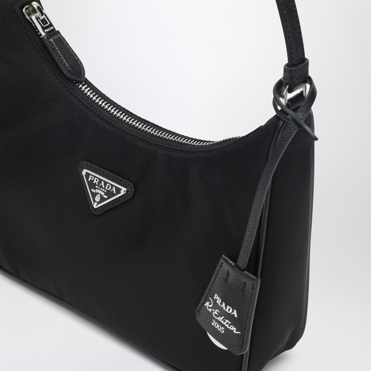 Re-Edition 2005 Tasche aus schwarzem Re-Nylon und Saffianoleder