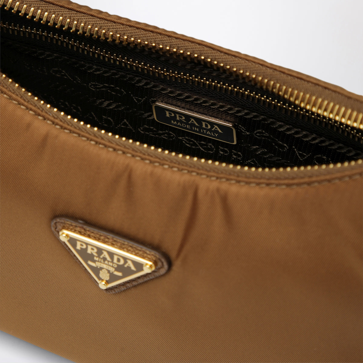 Brandy Re-Edition 2005 Tasche aus Re-Nylon und Saffiano-Leder