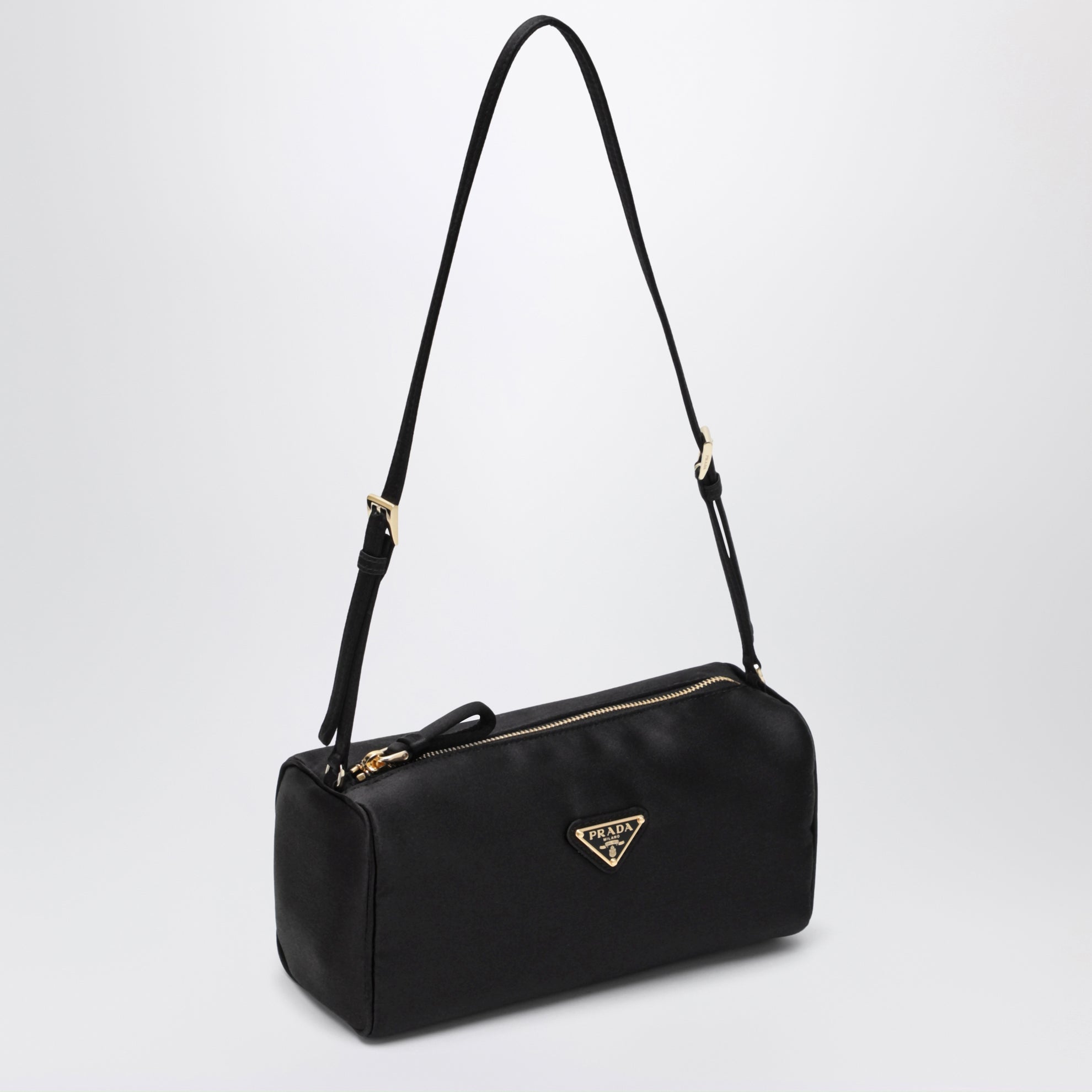 Pouch nera in raso