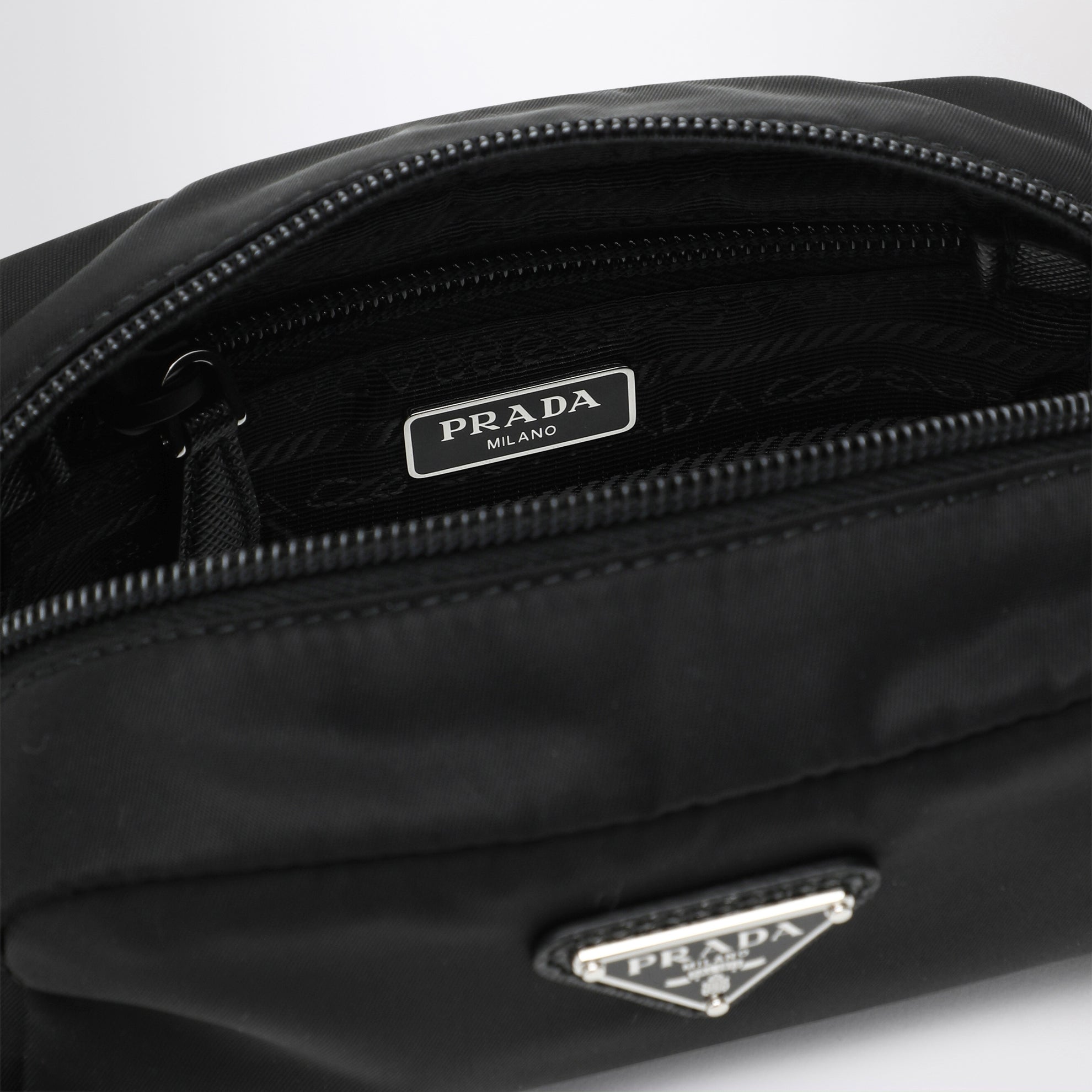 Portatutto nero in Re-Nylon