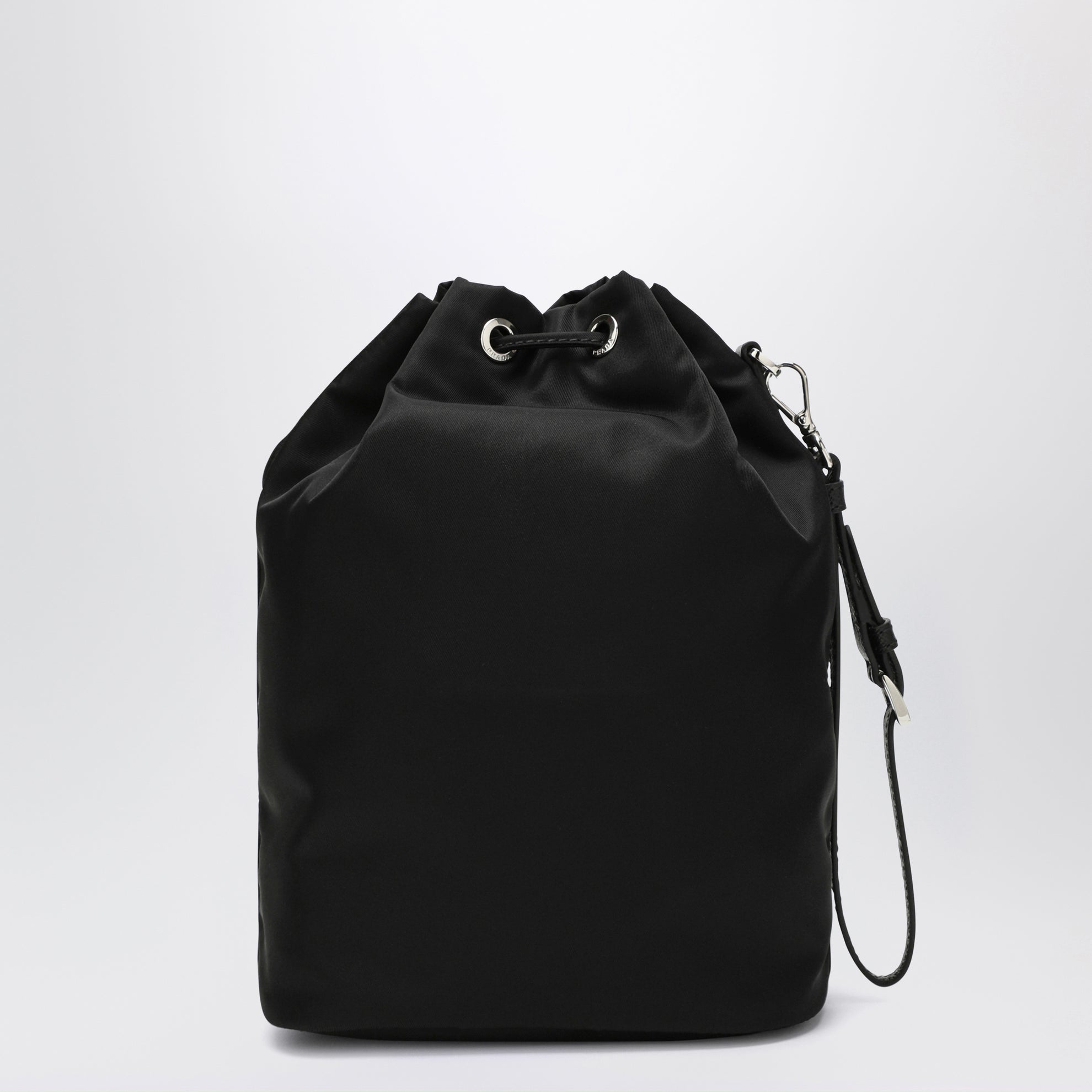 Pouch nera in Re-Nylon