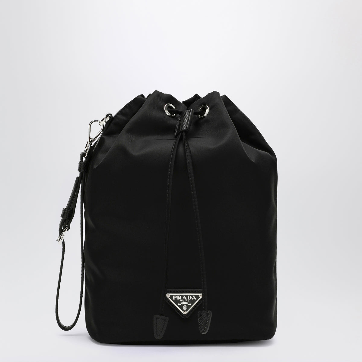 Pouch nera in Re-Nylon