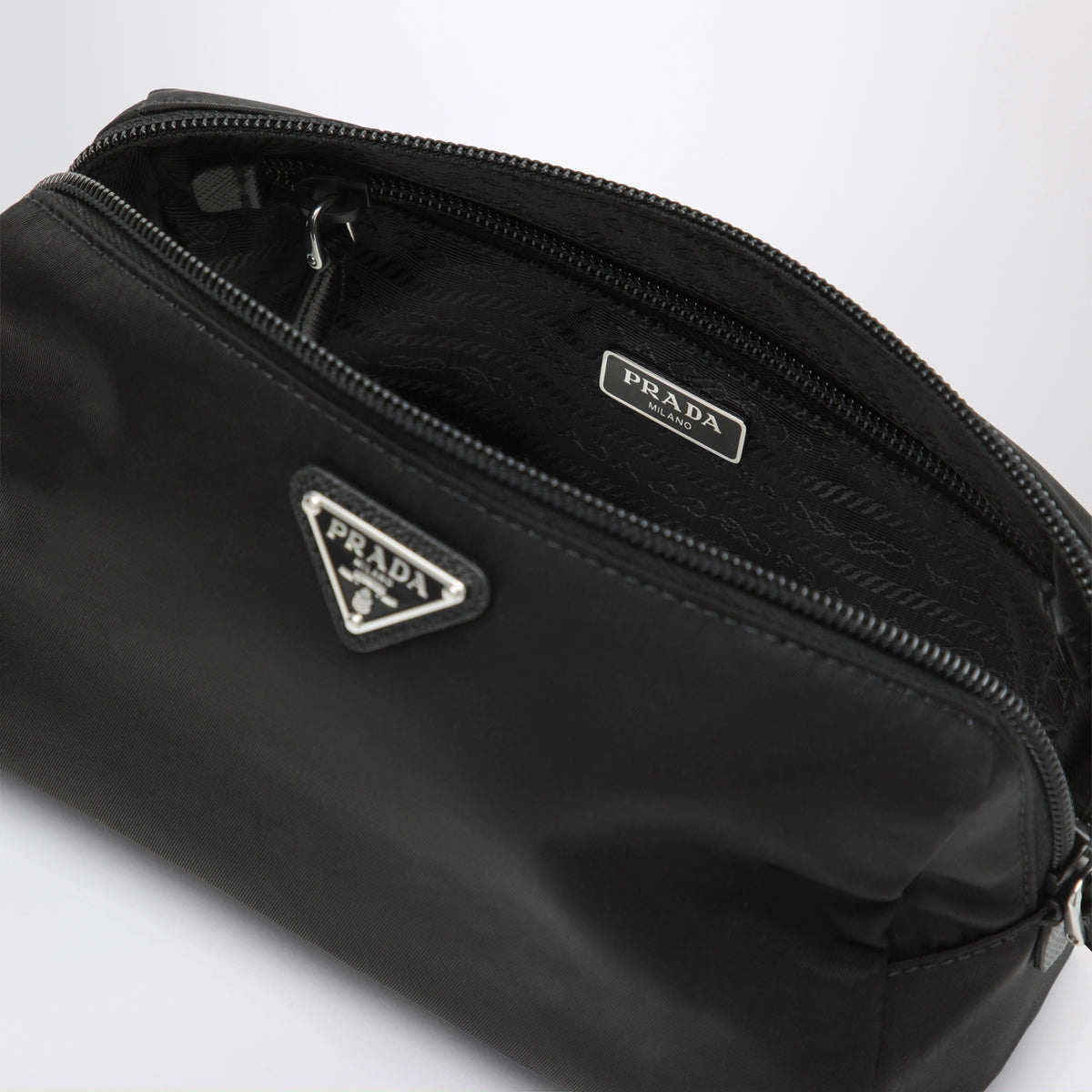 Medium black Re-Nylon necessaire