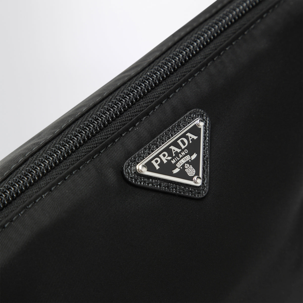Medium black Re-Nylon necessaire