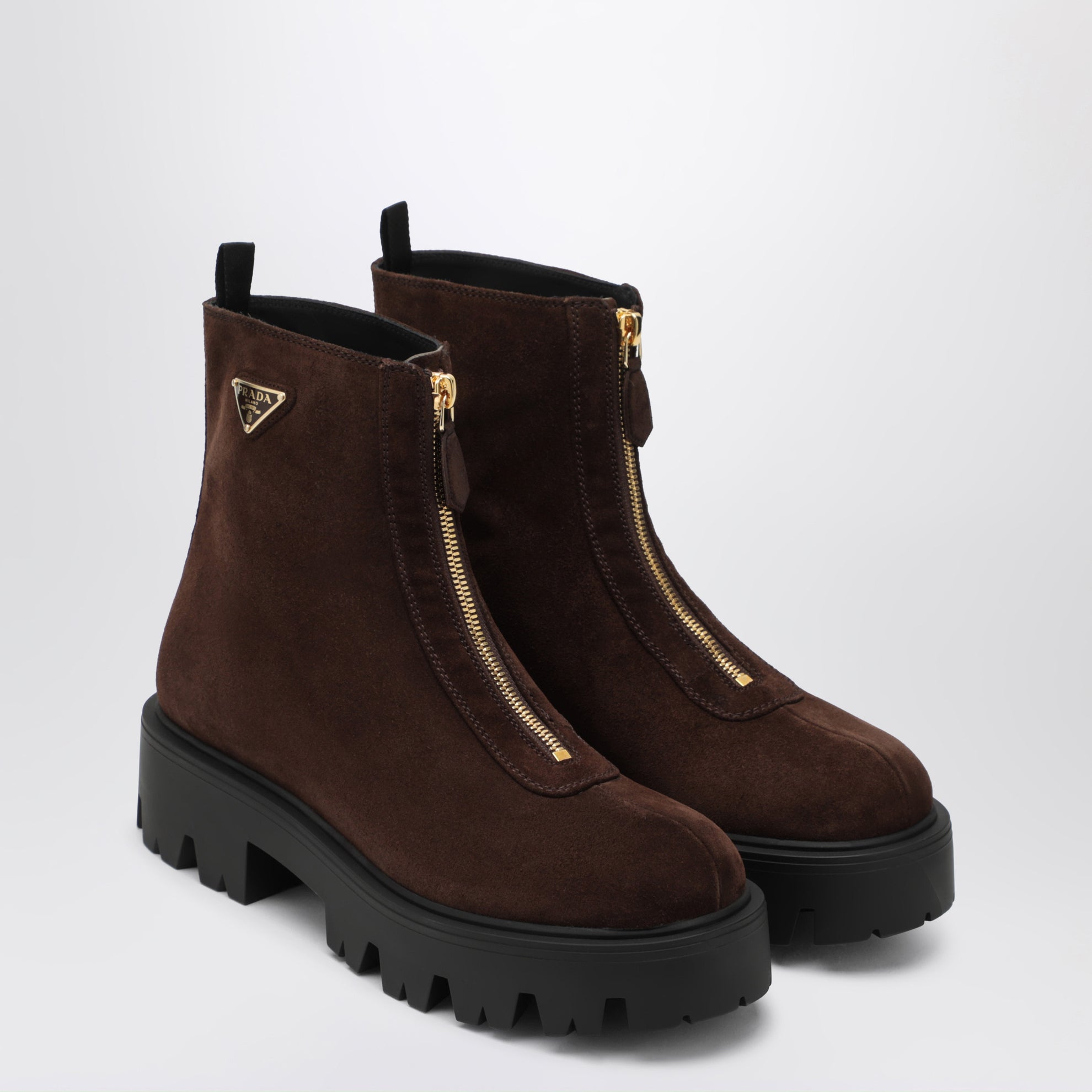 Tronchetti color moro in pelle scamosciata con zip
