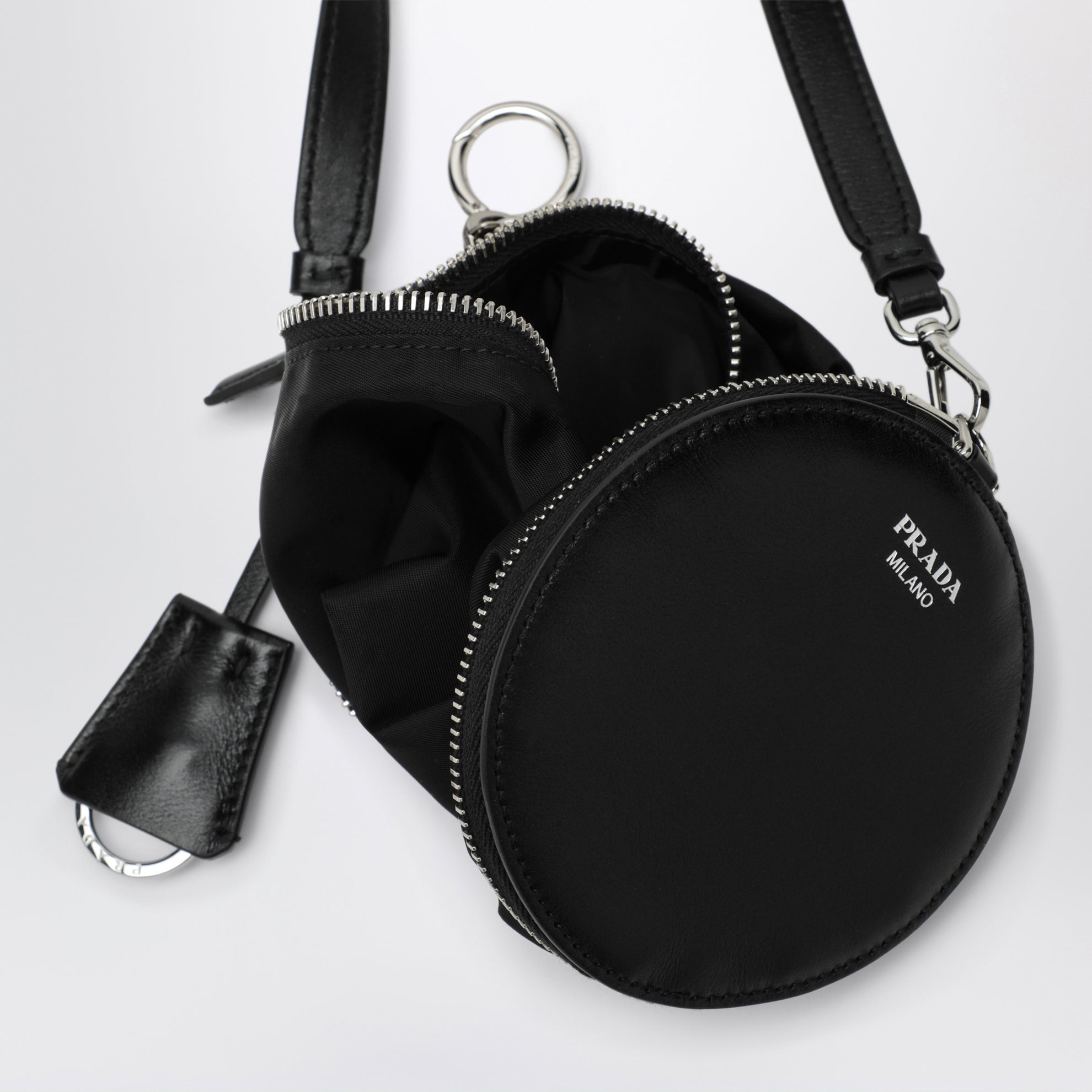 Mini-sac pliable noir en Re-Nylon et cuir