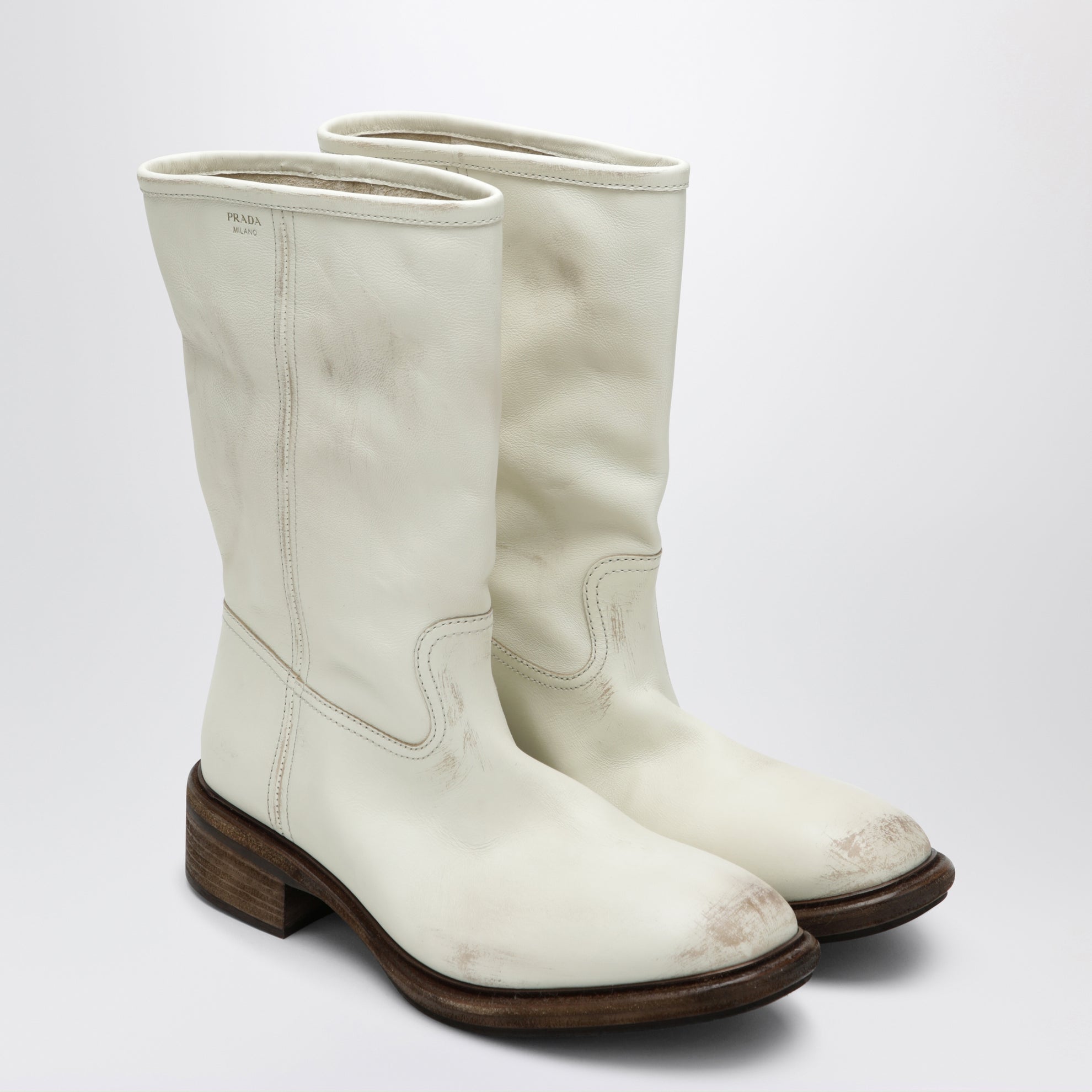 Bottes couleur talc en cuir effet vieilli