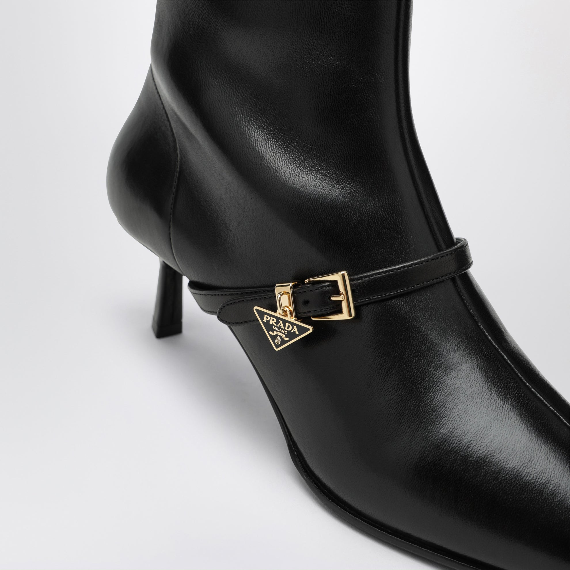 Bottines noires en cuir nappa stretch