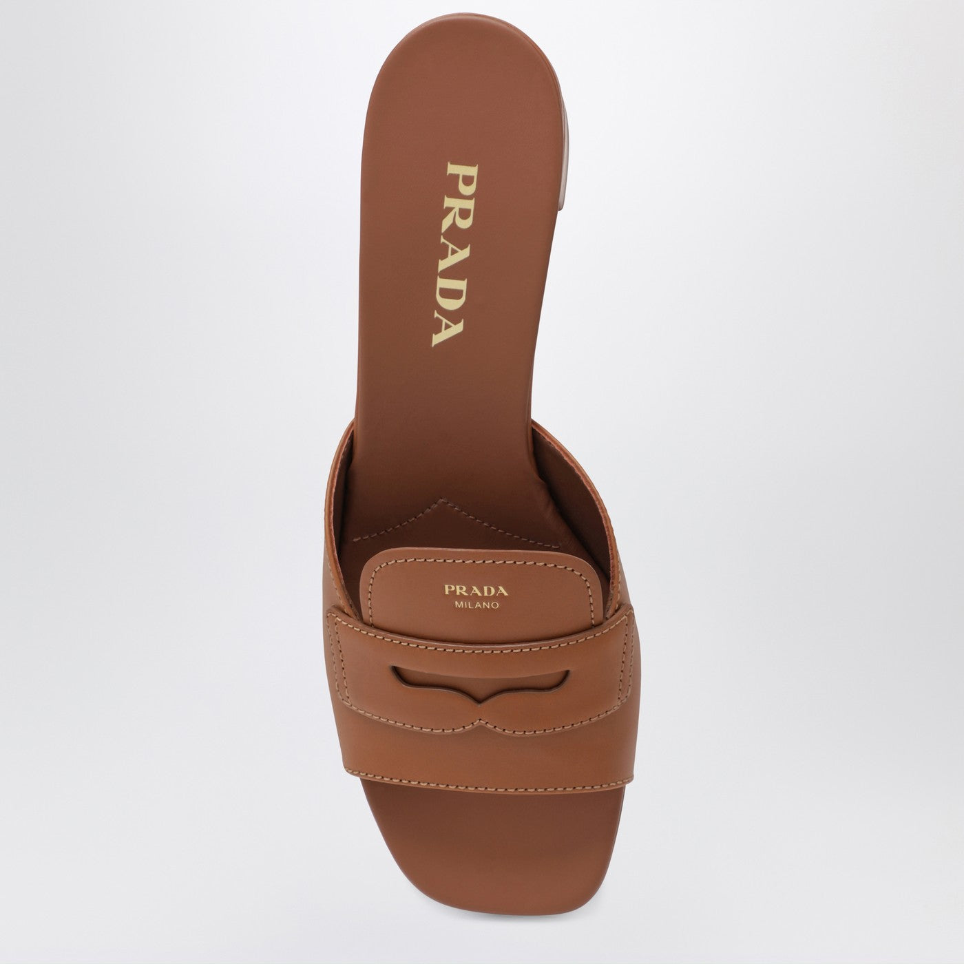 Sandali color cuoio in pelle