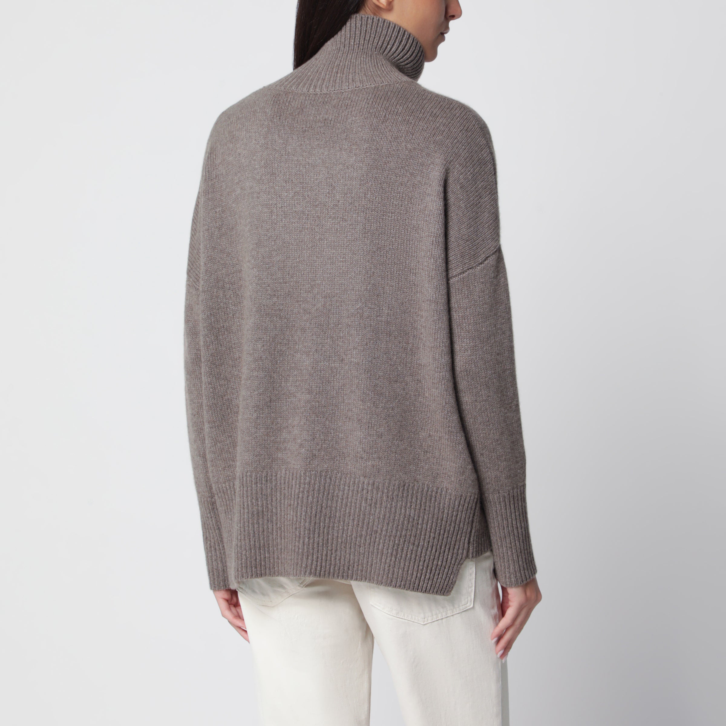 LISA YANG Turtleneck sweater Heidi in truffle cashmere | TheDoubleF
