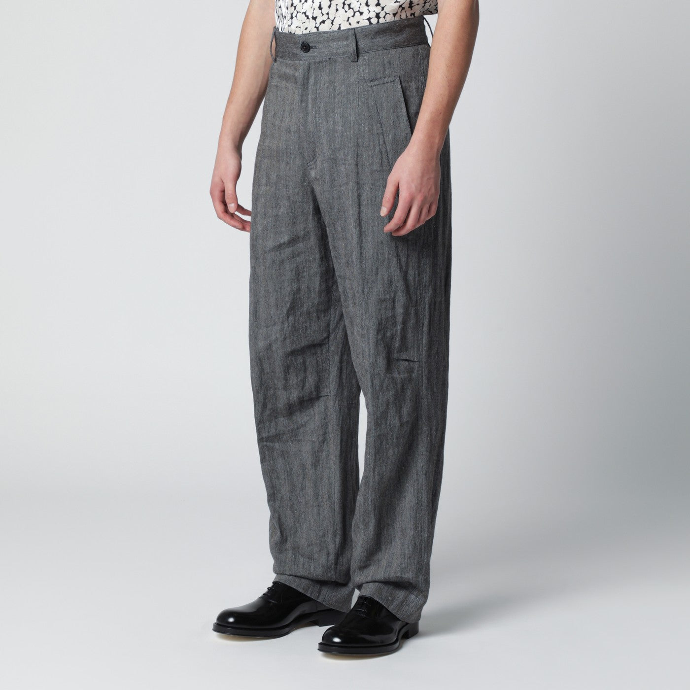 Pantalon noir à chevrons