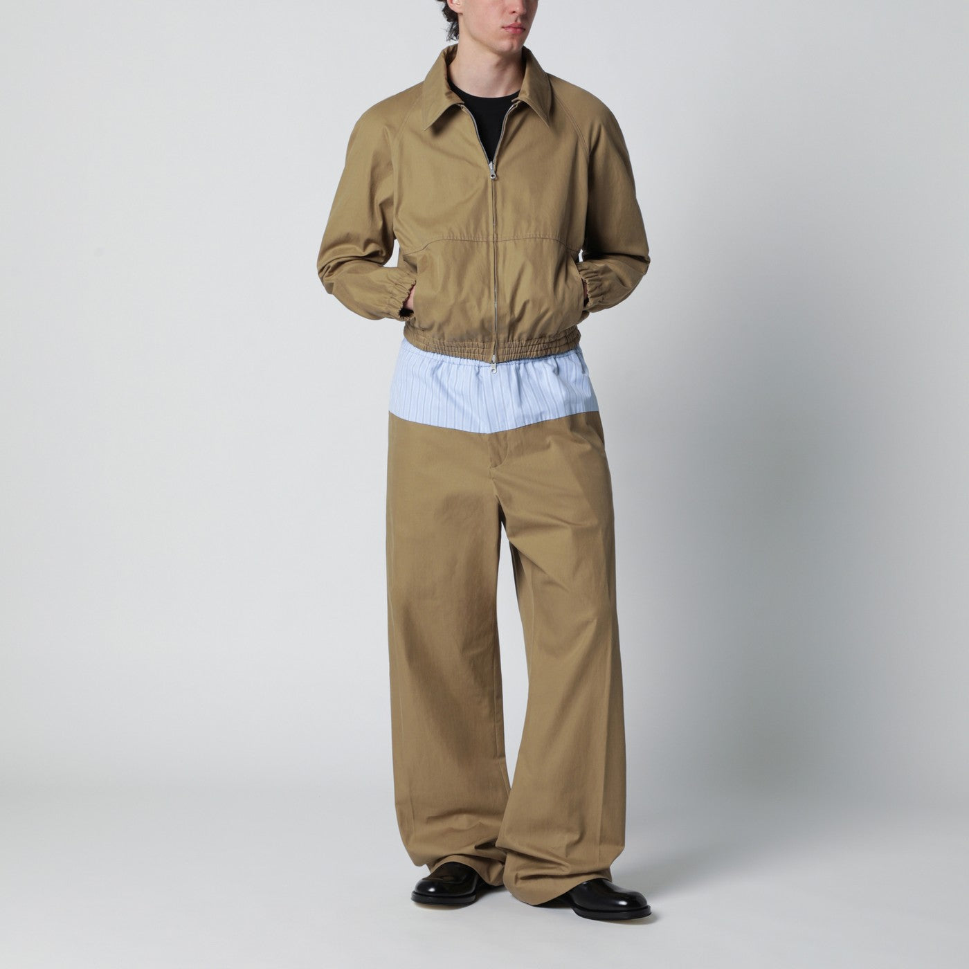 Trousers with contrasting waistband