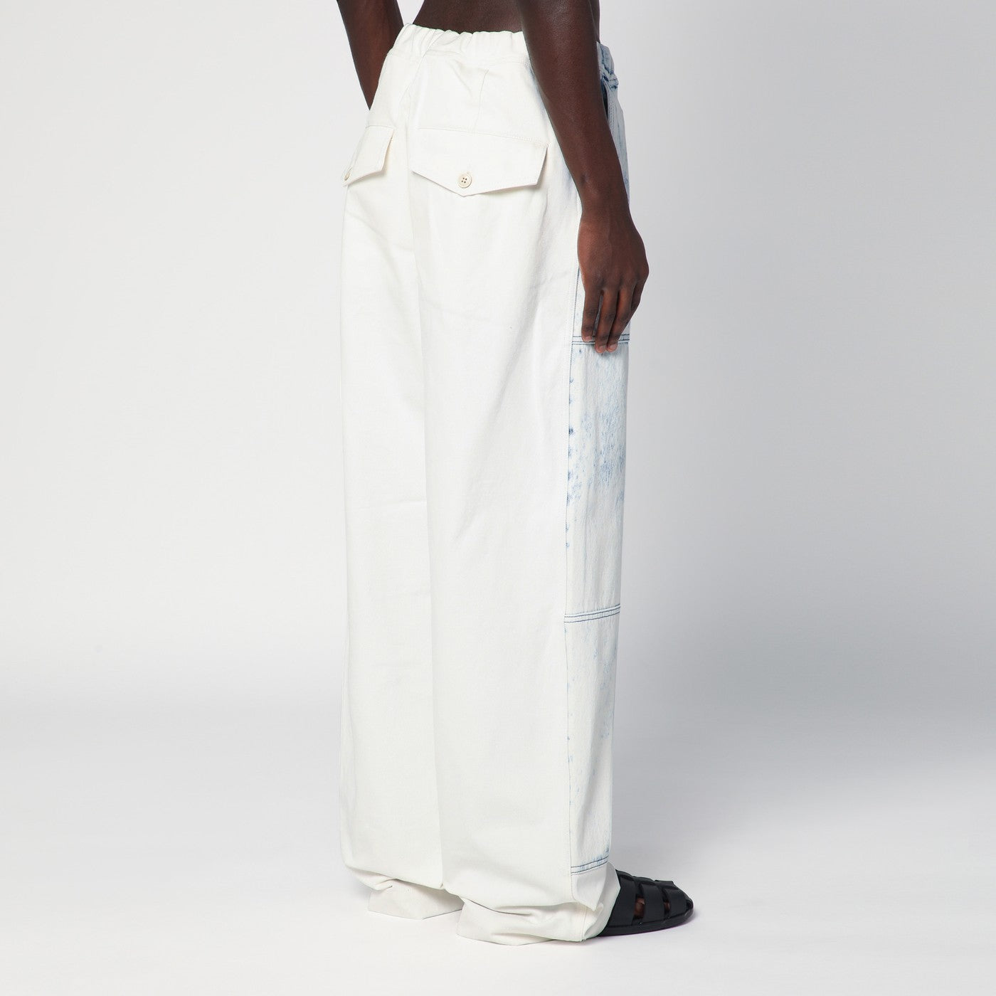 Light blue jeans with drawstring