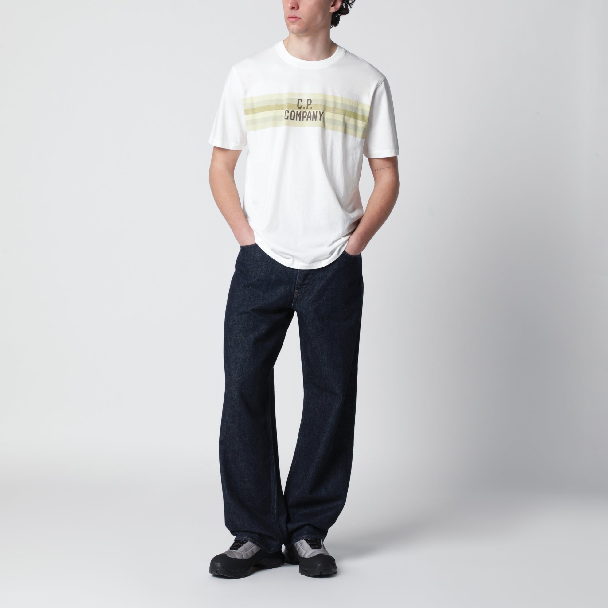 T-shirt blanc avec impression logo