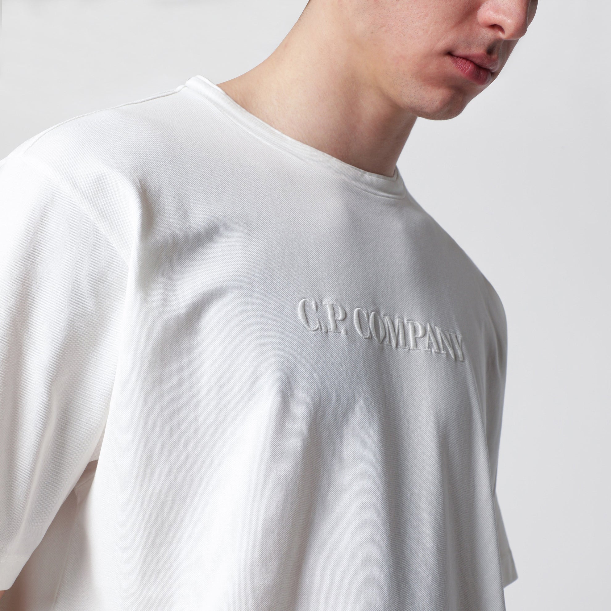 T-shirt blanc avec broderie logo