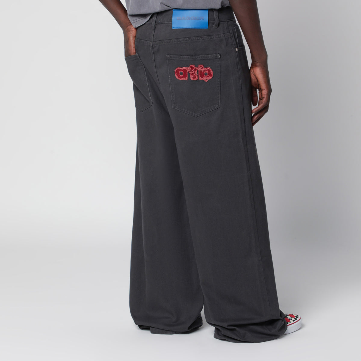 Jeans baggy grigio slavato effetto vintage
