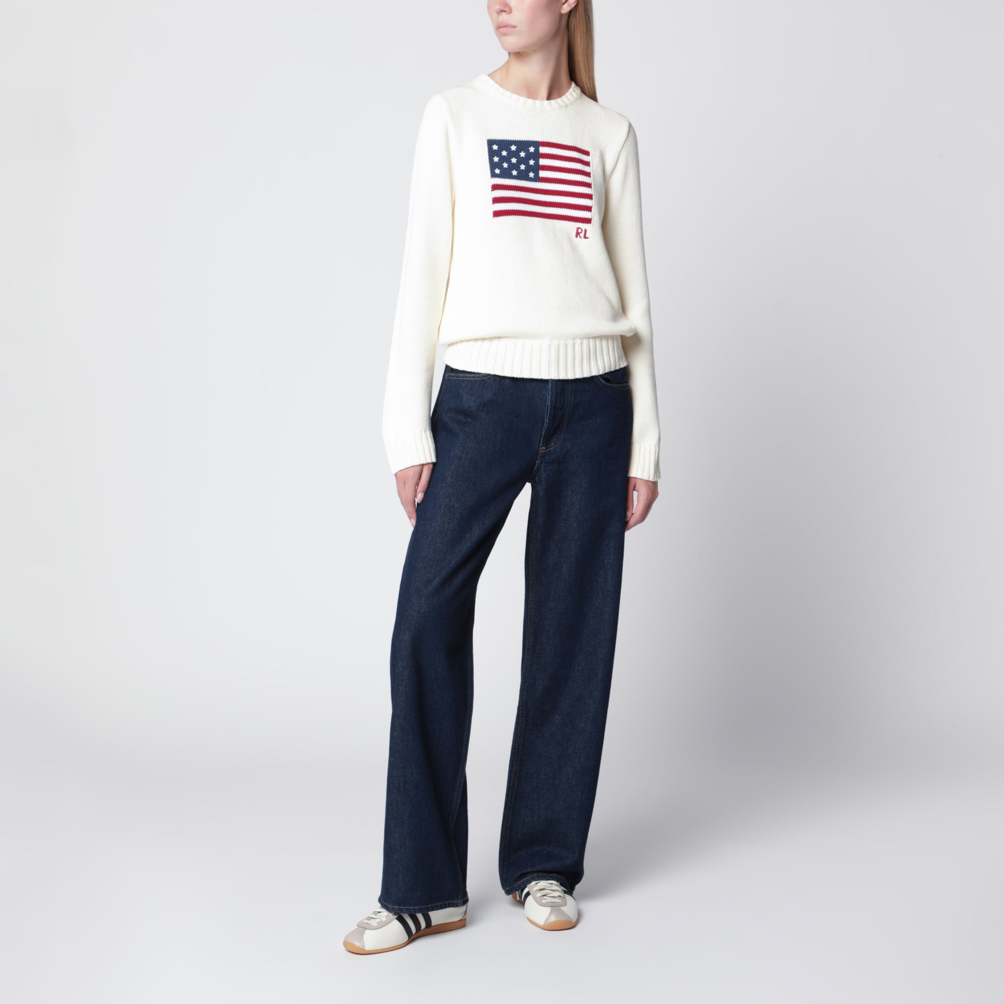 Maglione color crema con bandiera