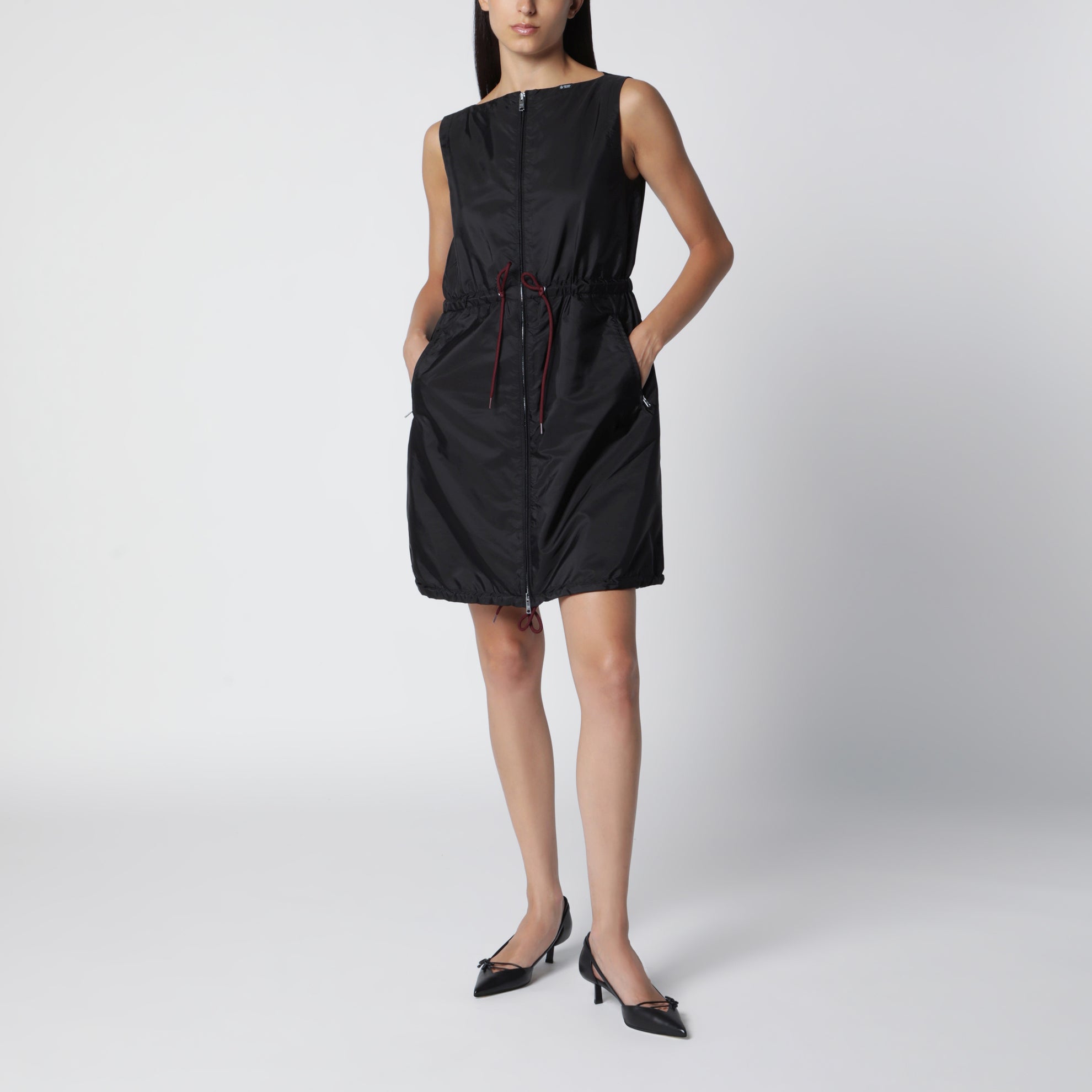 Robe noire en Re-Nylon