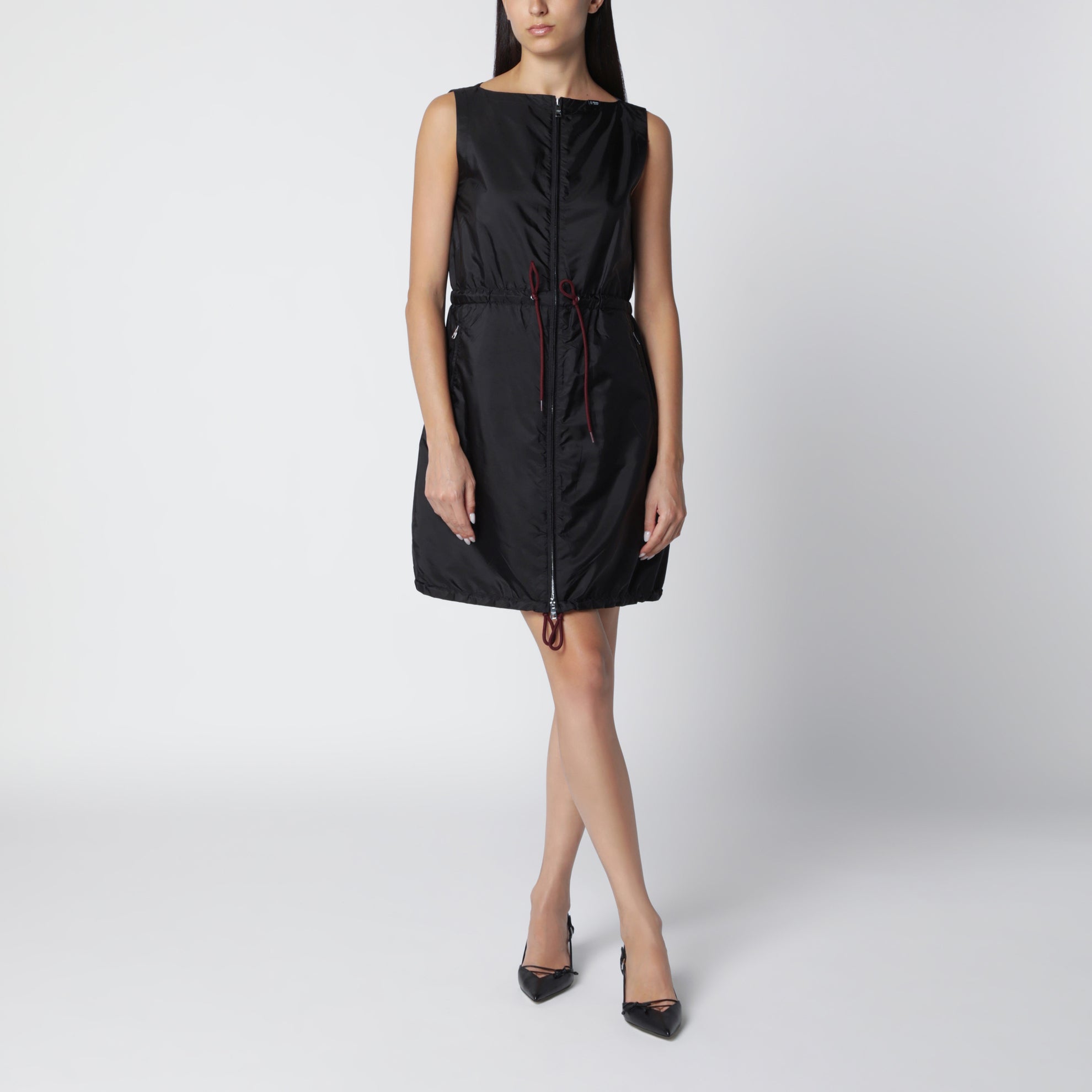 Robe noire en Re-Nylon