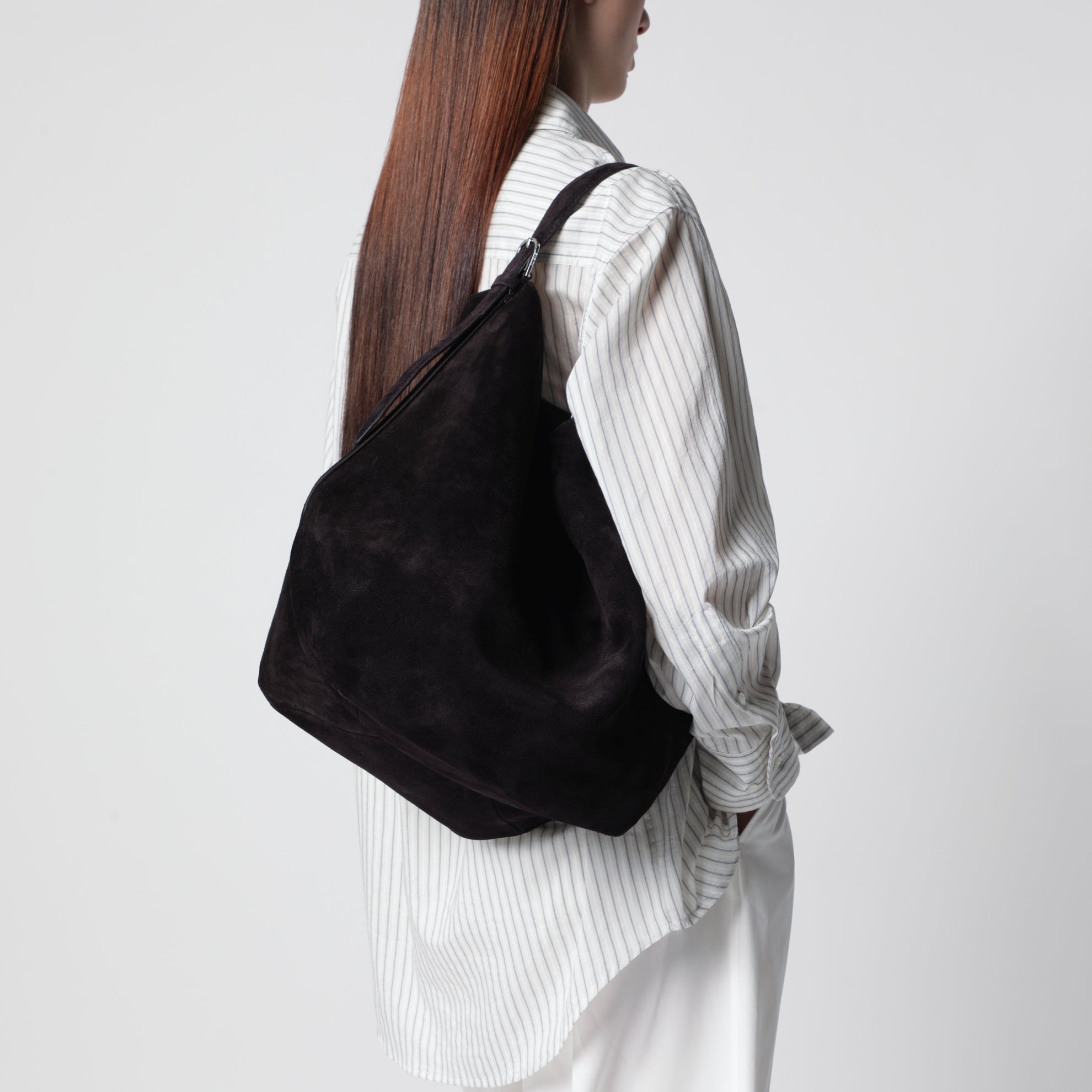 Sac fourre-tout couleur espresso en cuir suédé