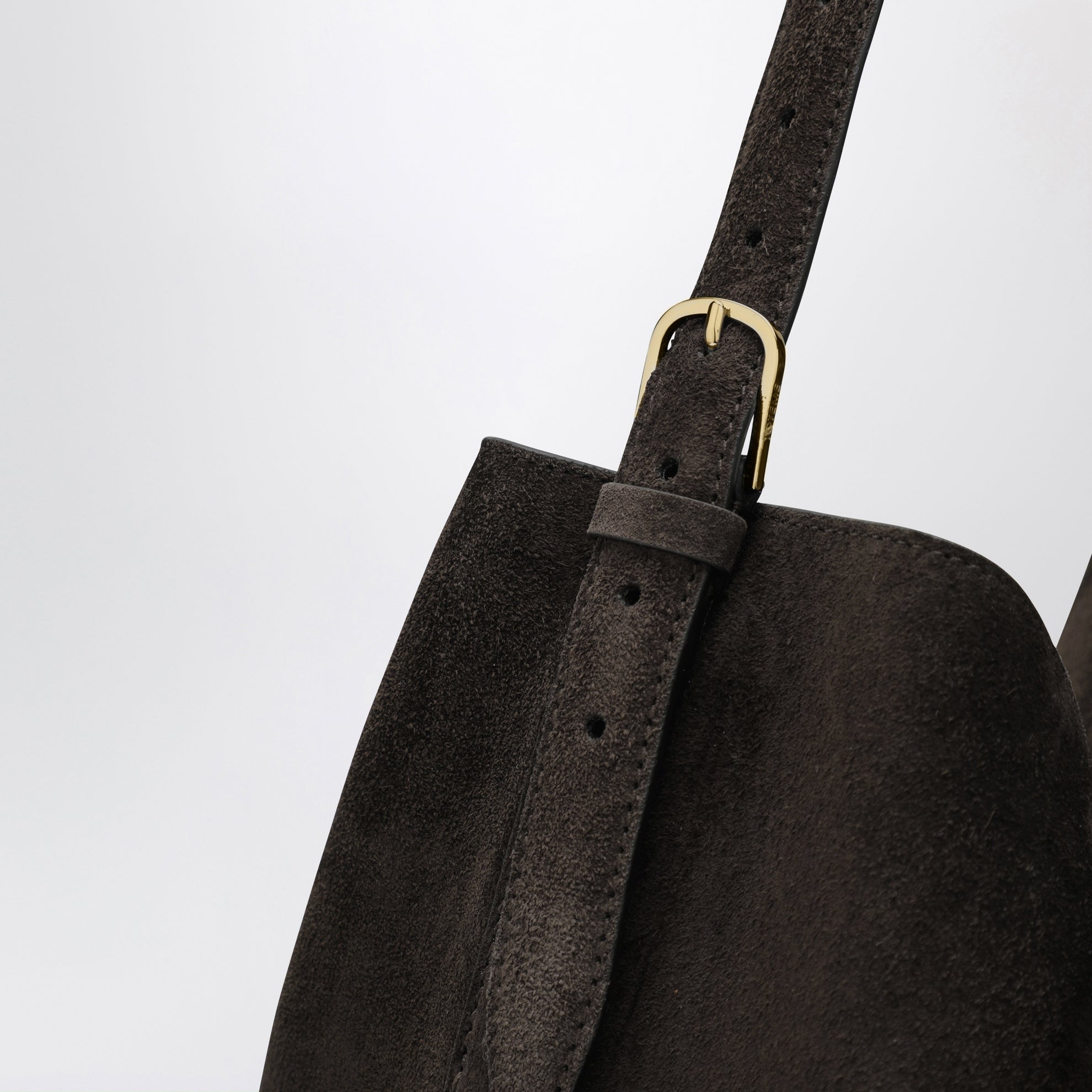 Sac fourre-tout couleur espresso en cuir suédé