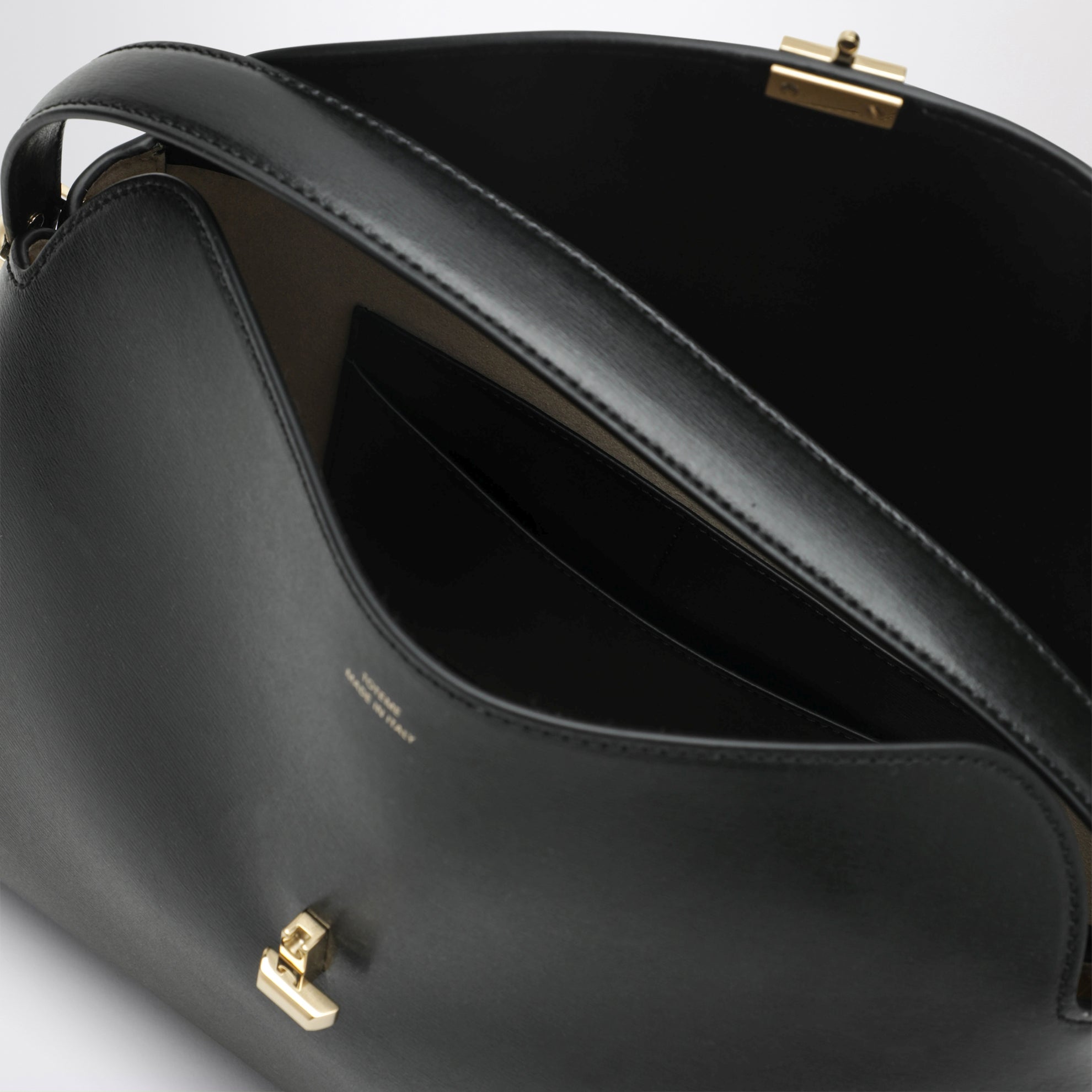 Borsa T-lock nera in pelle