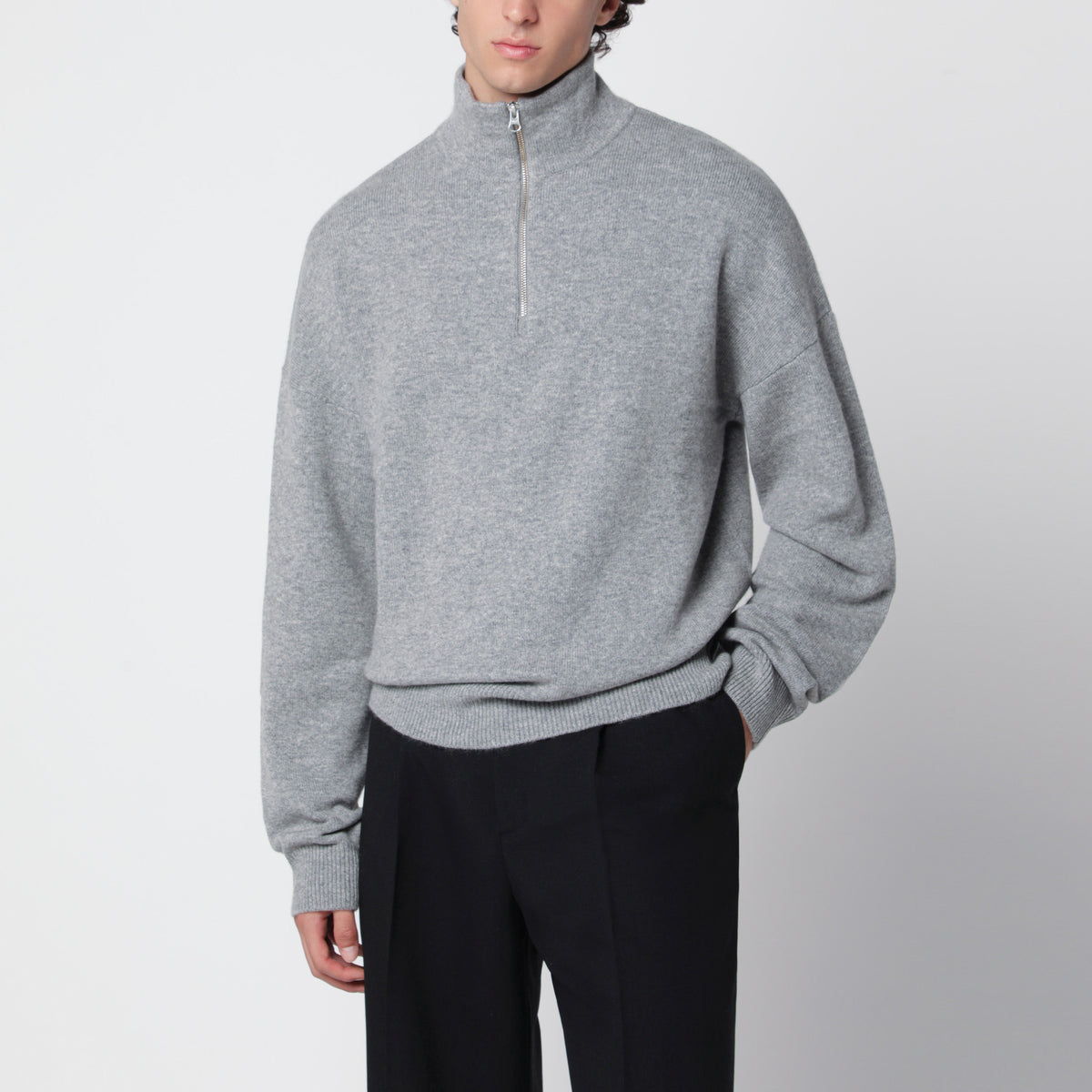 Grey N°235 Hike sweater in cashmere
