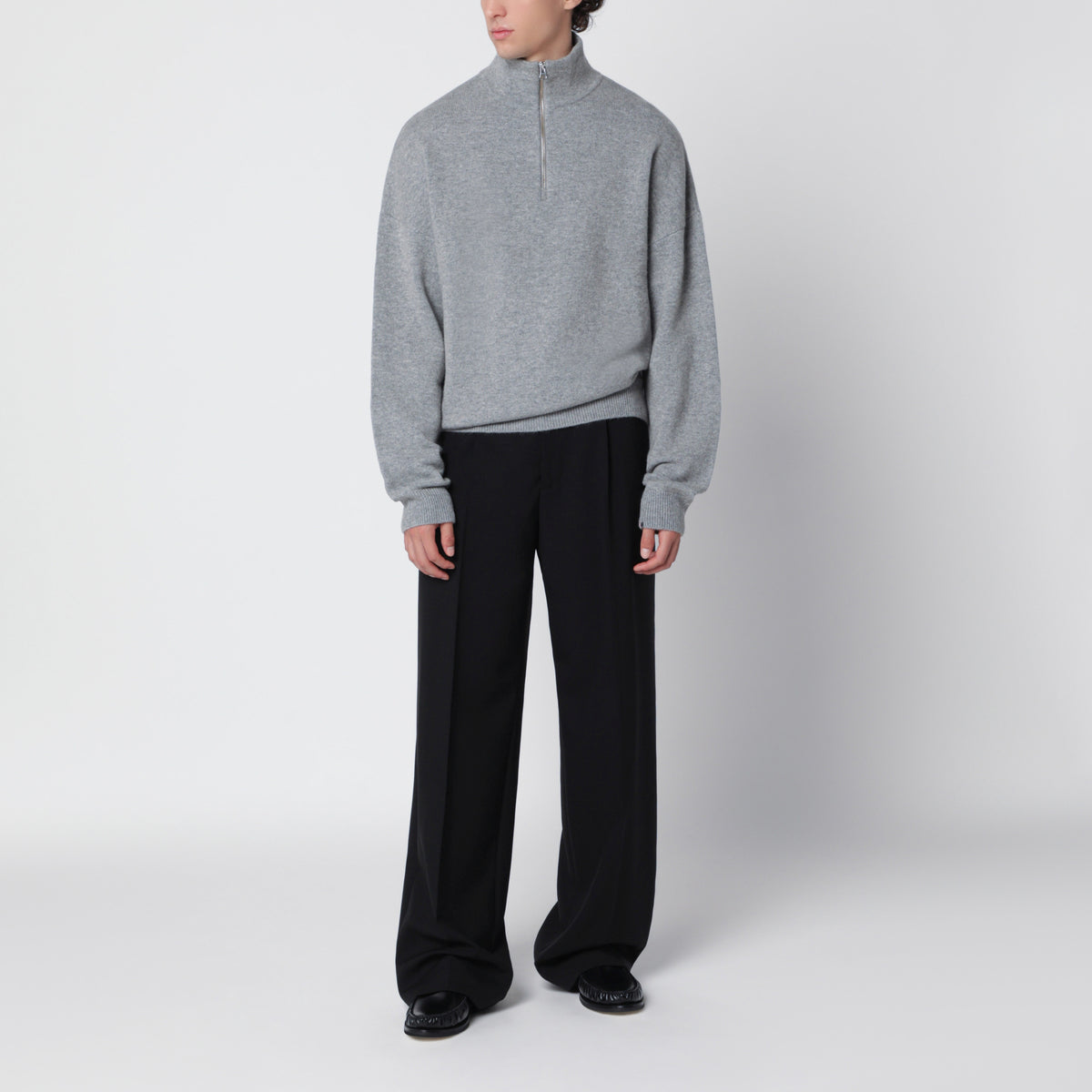 Grey N°235 Hike sweater in cashmere
