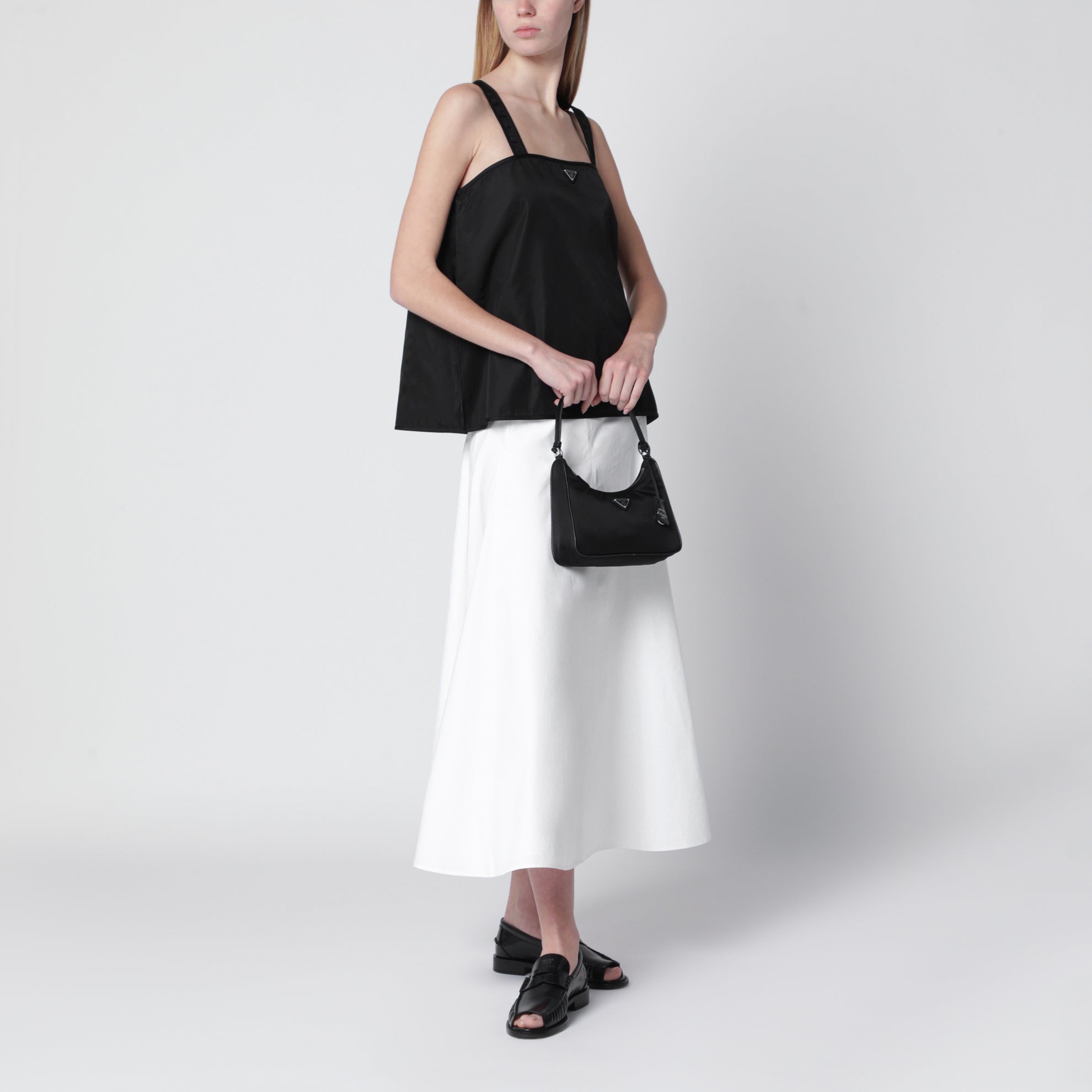 Top in Re-Nylon nero con triangolo logo