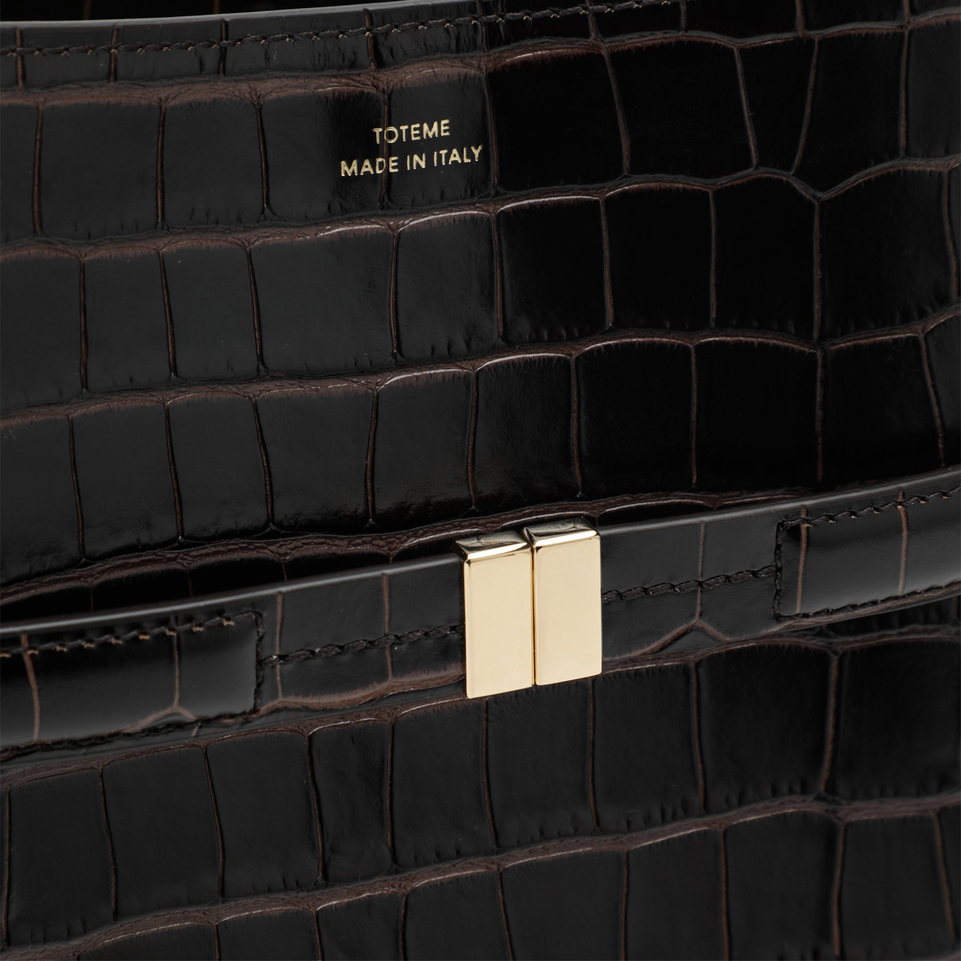 Seau marron en cuir à imprimé crocodile