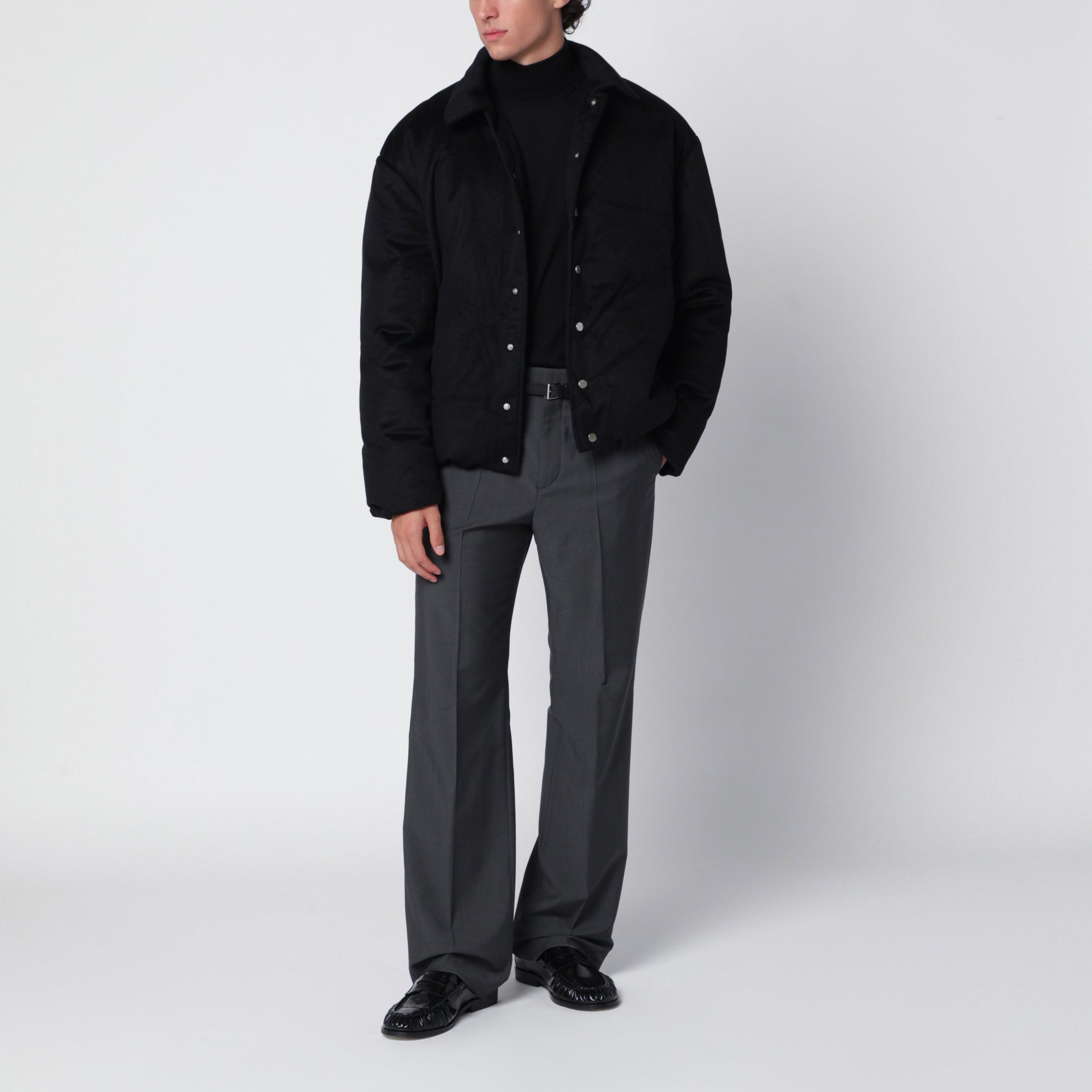 Piumino in lana e cashmere nero