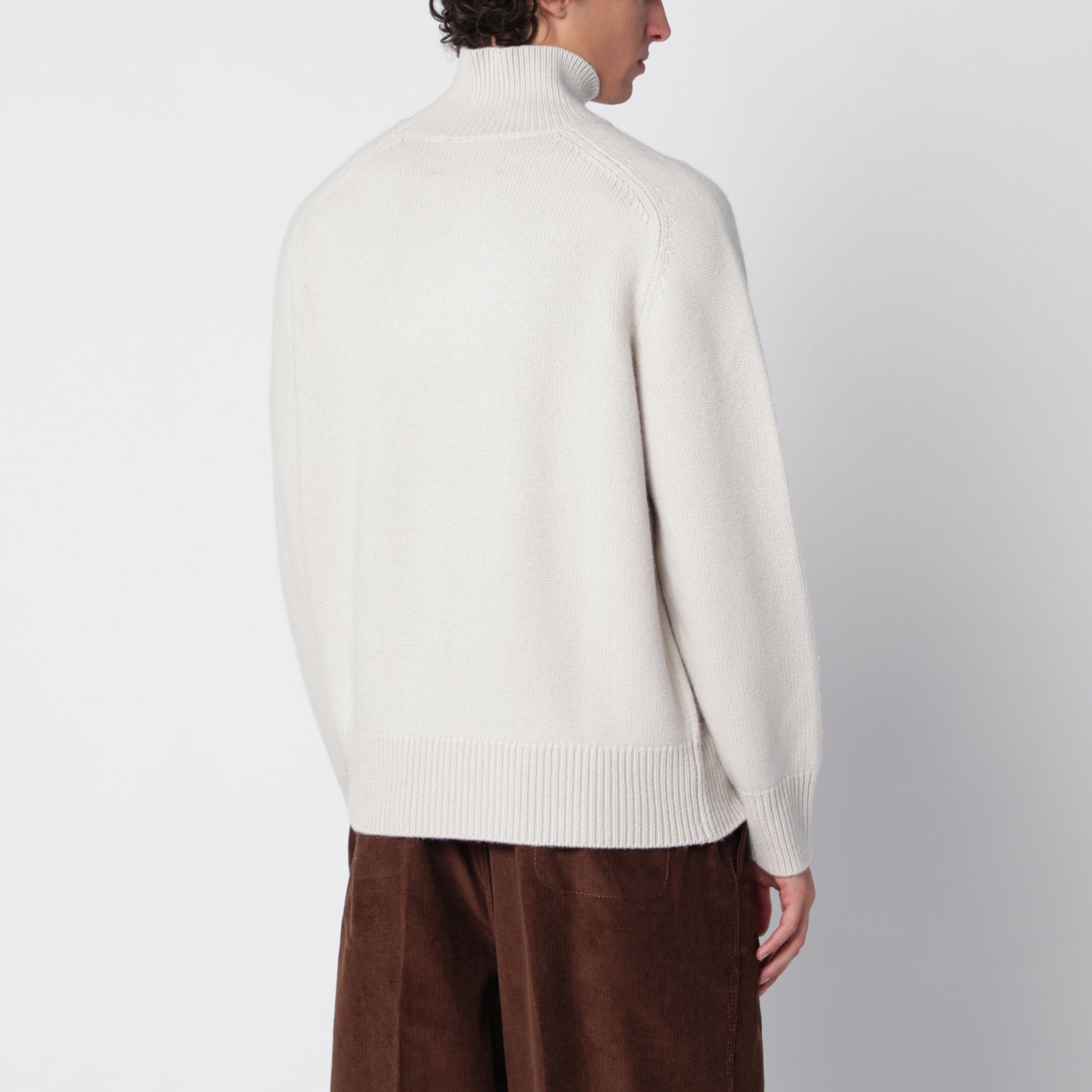 Pull col roulé en cachemire blanc